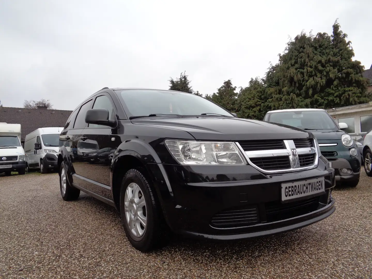 Dodge Journey SE Schwarz - 1