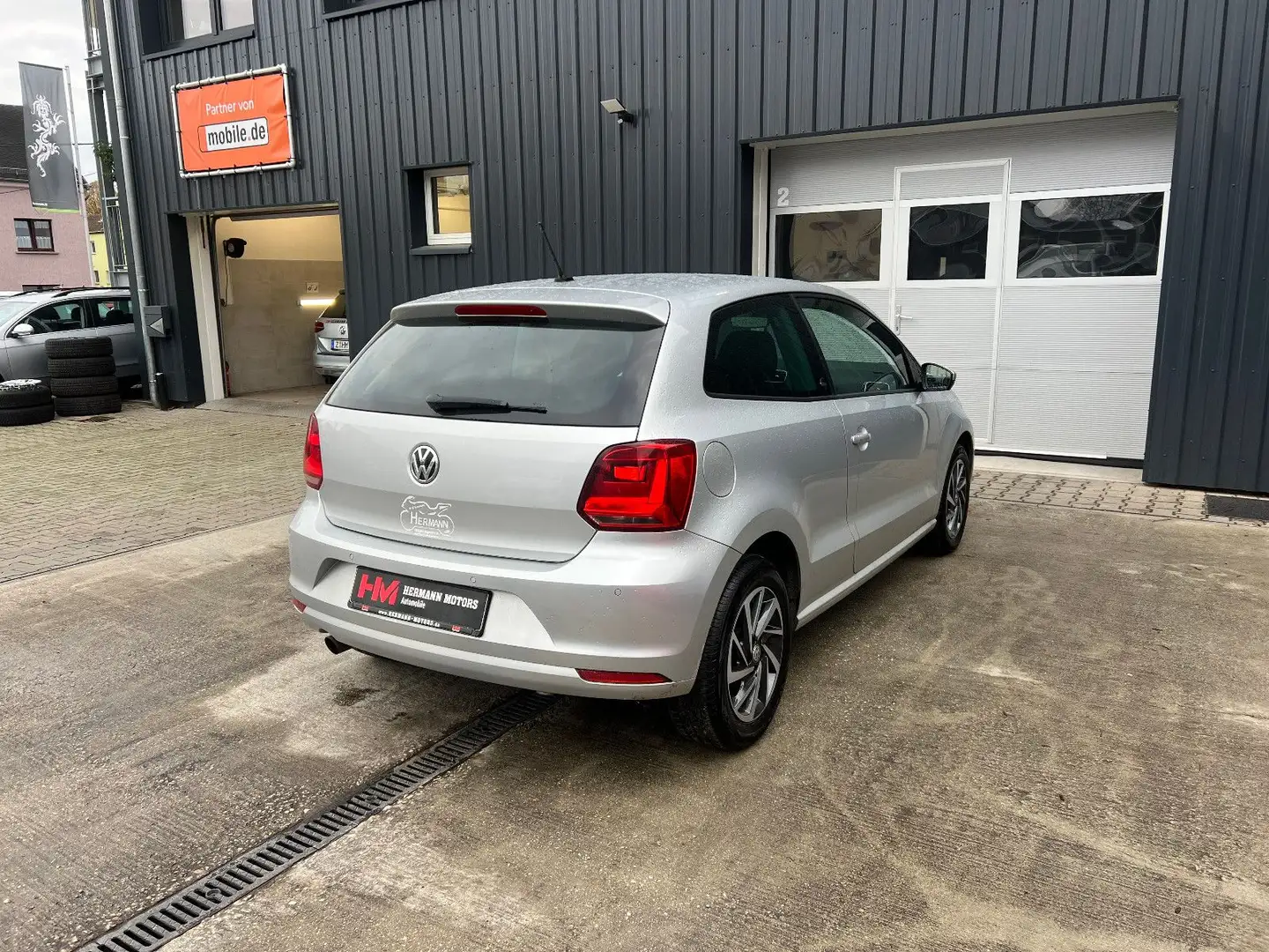 Volkswagen Polo V Sound 1.2TSI DSG/SHZ/LM/Einpark/LED/Tempo Argent - 2