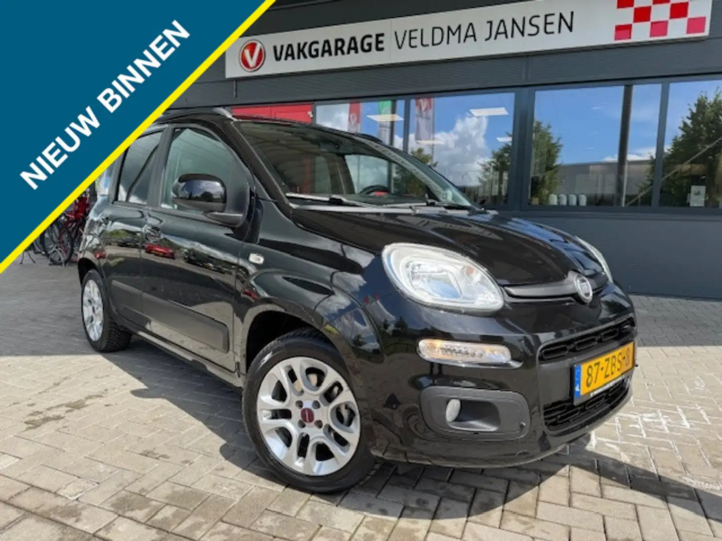 Fiat Panda 0.9 TWINAIR TURBO 86 PK LOUNGE + AIRCO Zwart - 1