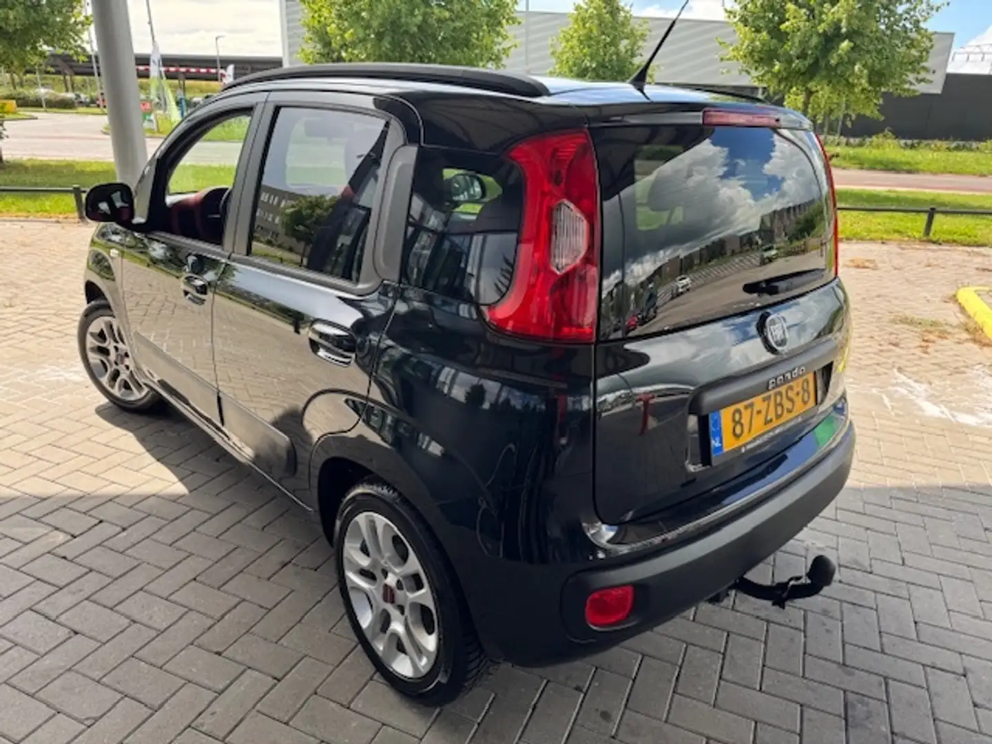 Fiat Panda 0.9 TWINAIR TURBO 86 PK LOUNGE + AIRCO Zwart - 2