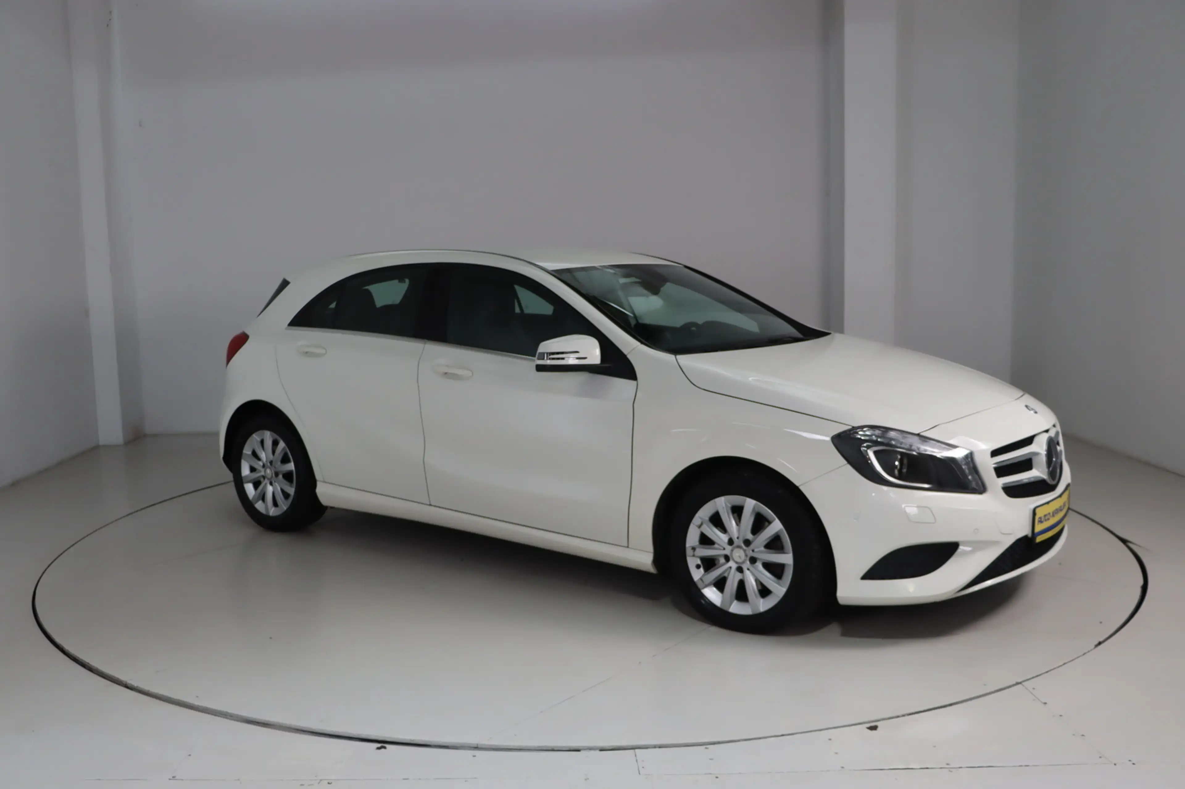 Mercedes-Benz A 180 Sitzhzg. * Xenon * HU/AU + Service neu — photo 3