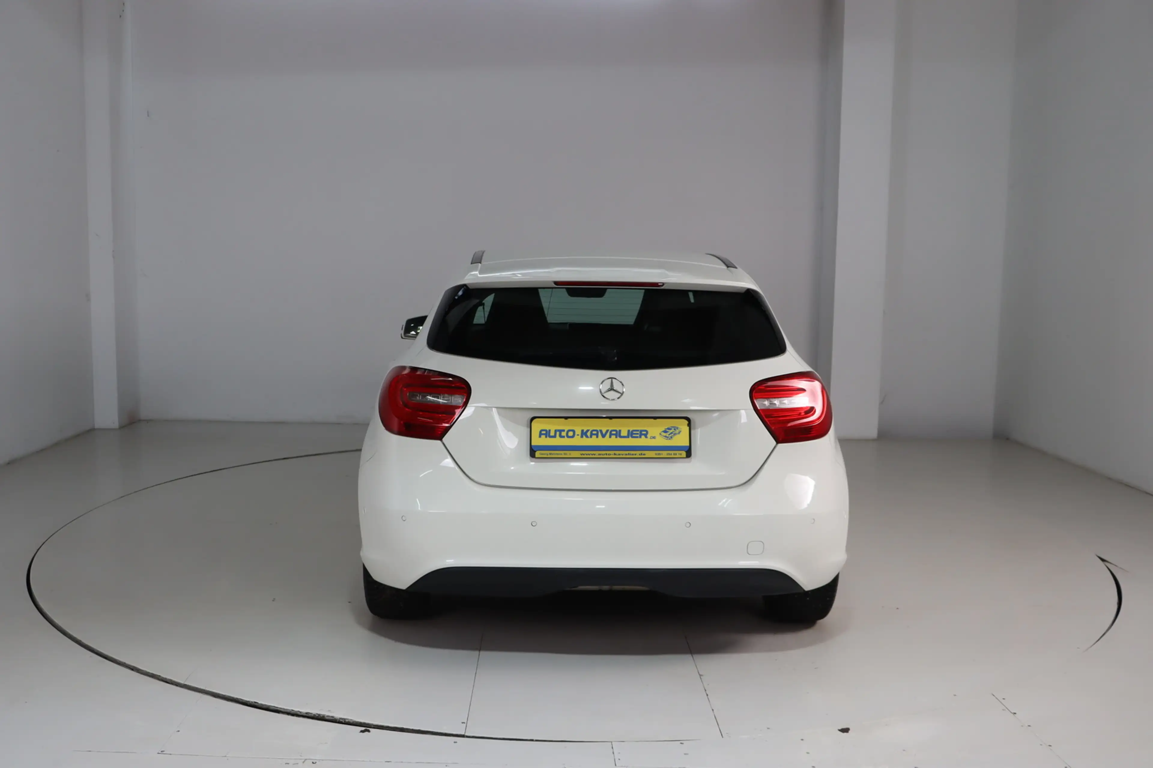Mercedes-Benz A 180 Sitzhzg. * Xenon * HU/AU + Service neu — photo 6