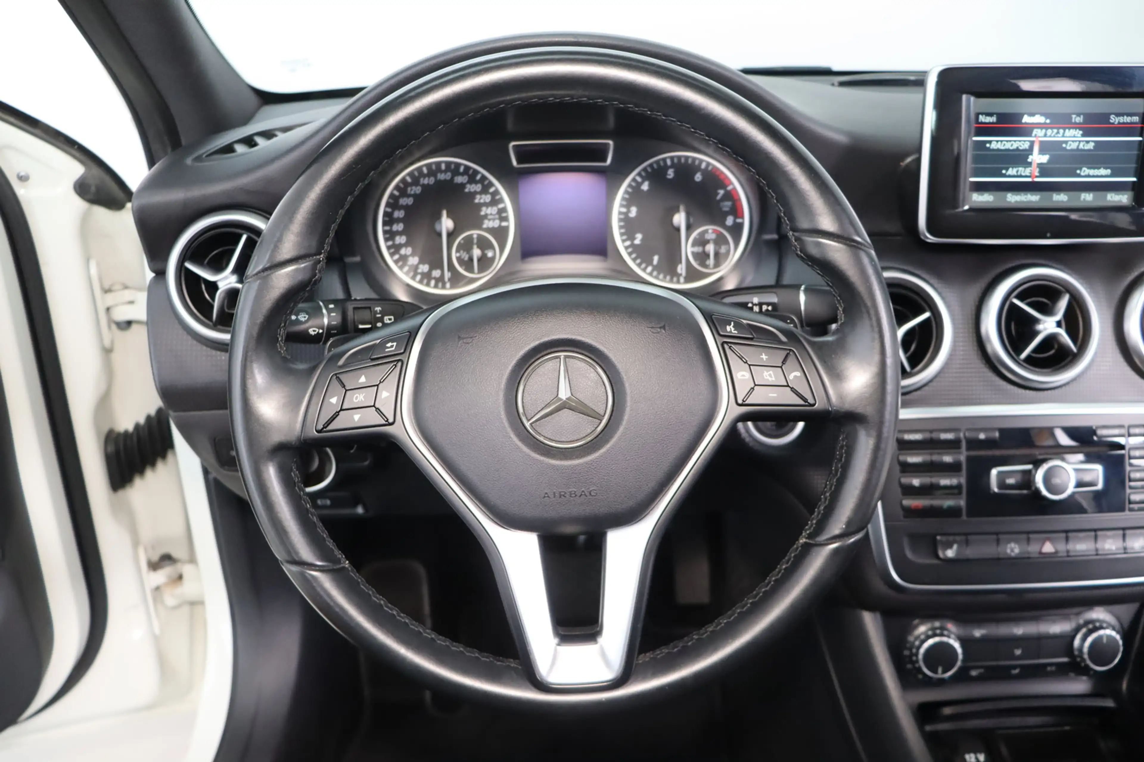 Mercedes-Benz A 180 Sitzhzg. * Xenon * HU/AU + Service neu — photo 11