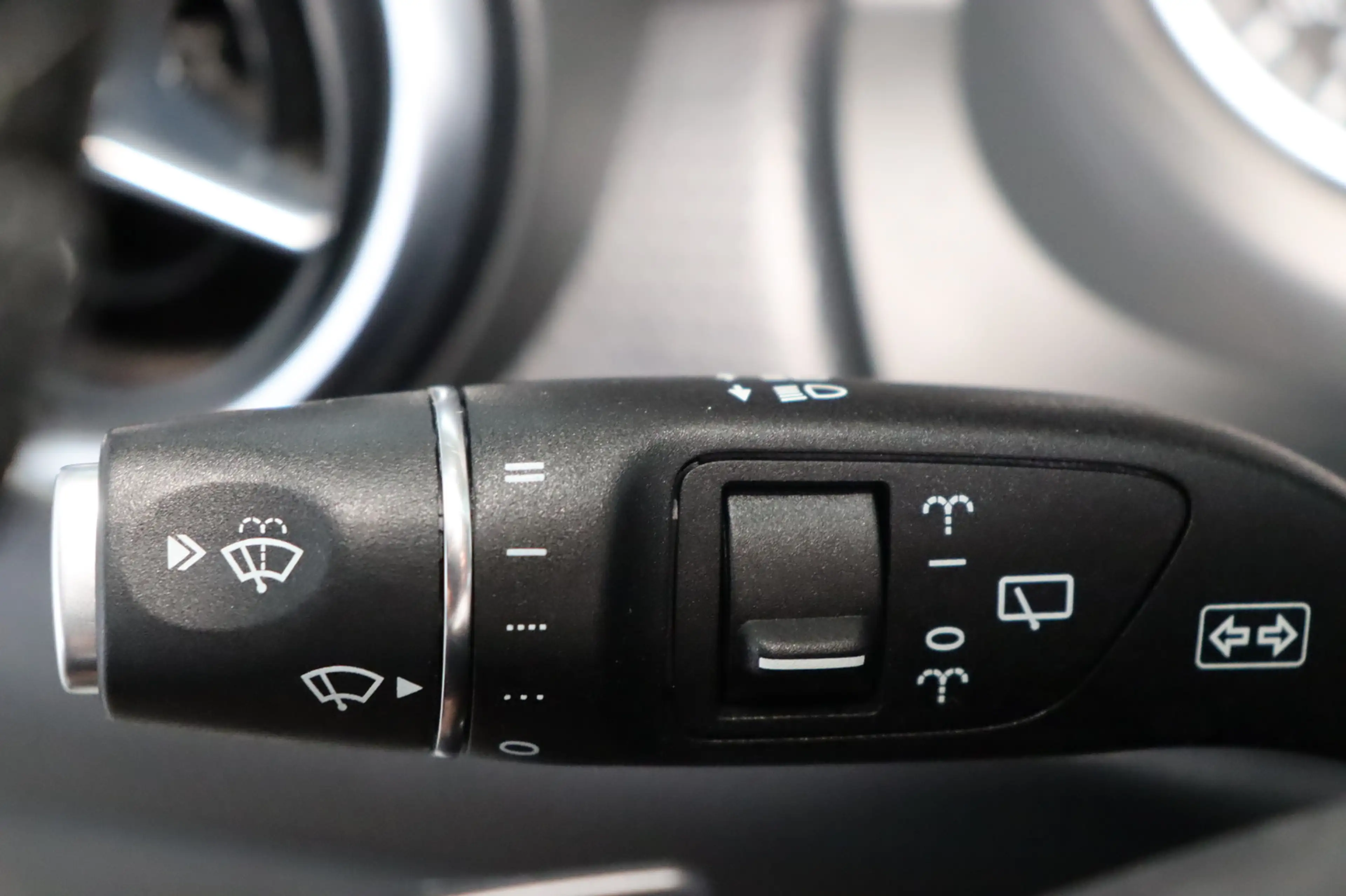 Mercedes-Benz A 180 Sitzhzg. * Xenon * HU/AU + Service neu — photo 14