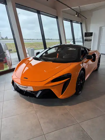 McLaren PHEV 7,4kWh