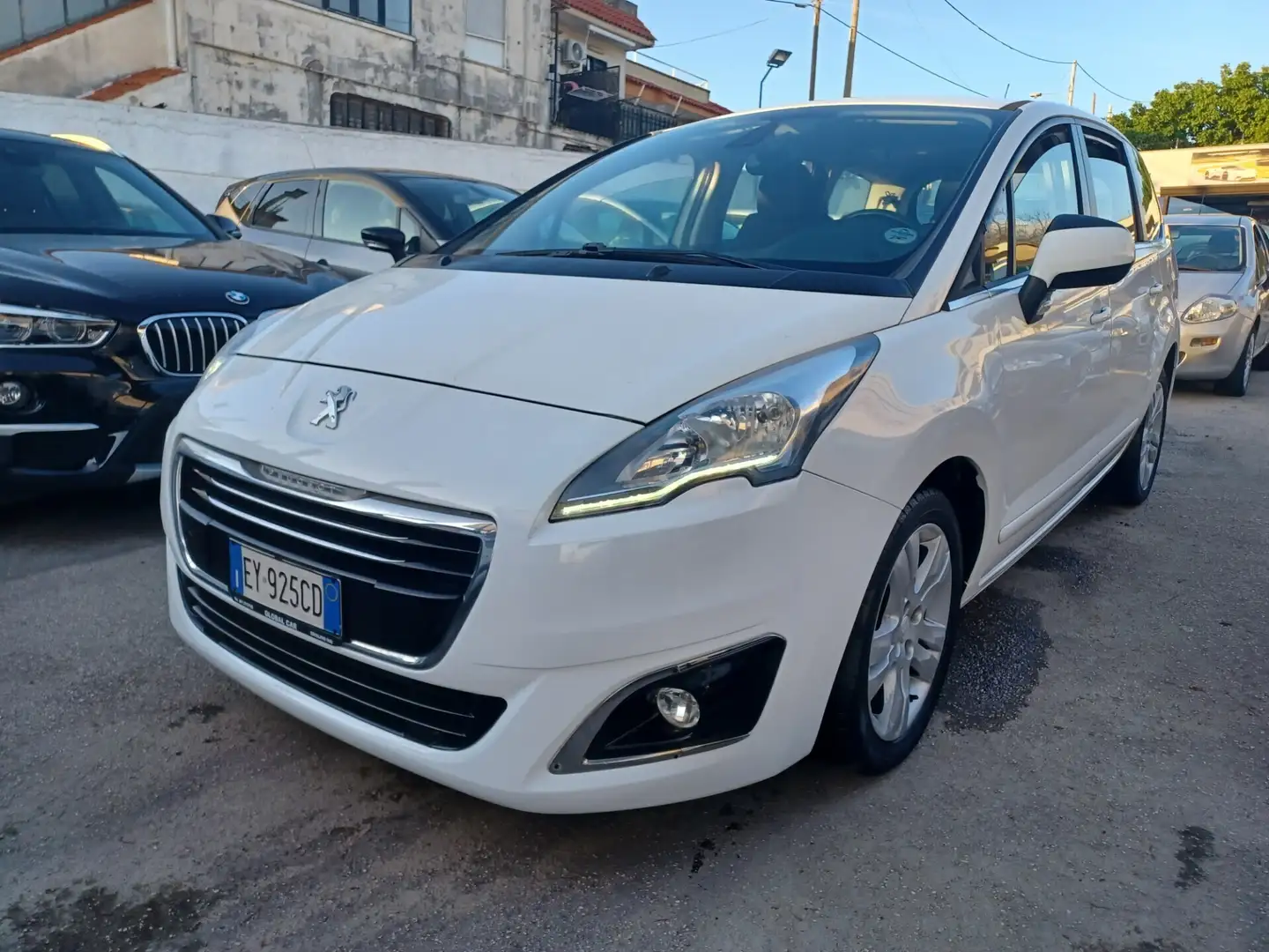 Peugeot 5008 1.6 HDi 115CV Allure Bianco - 1