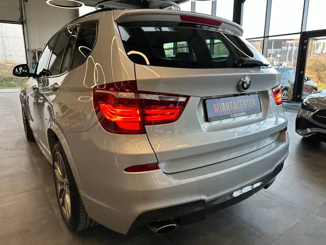 BMW X3 view 5