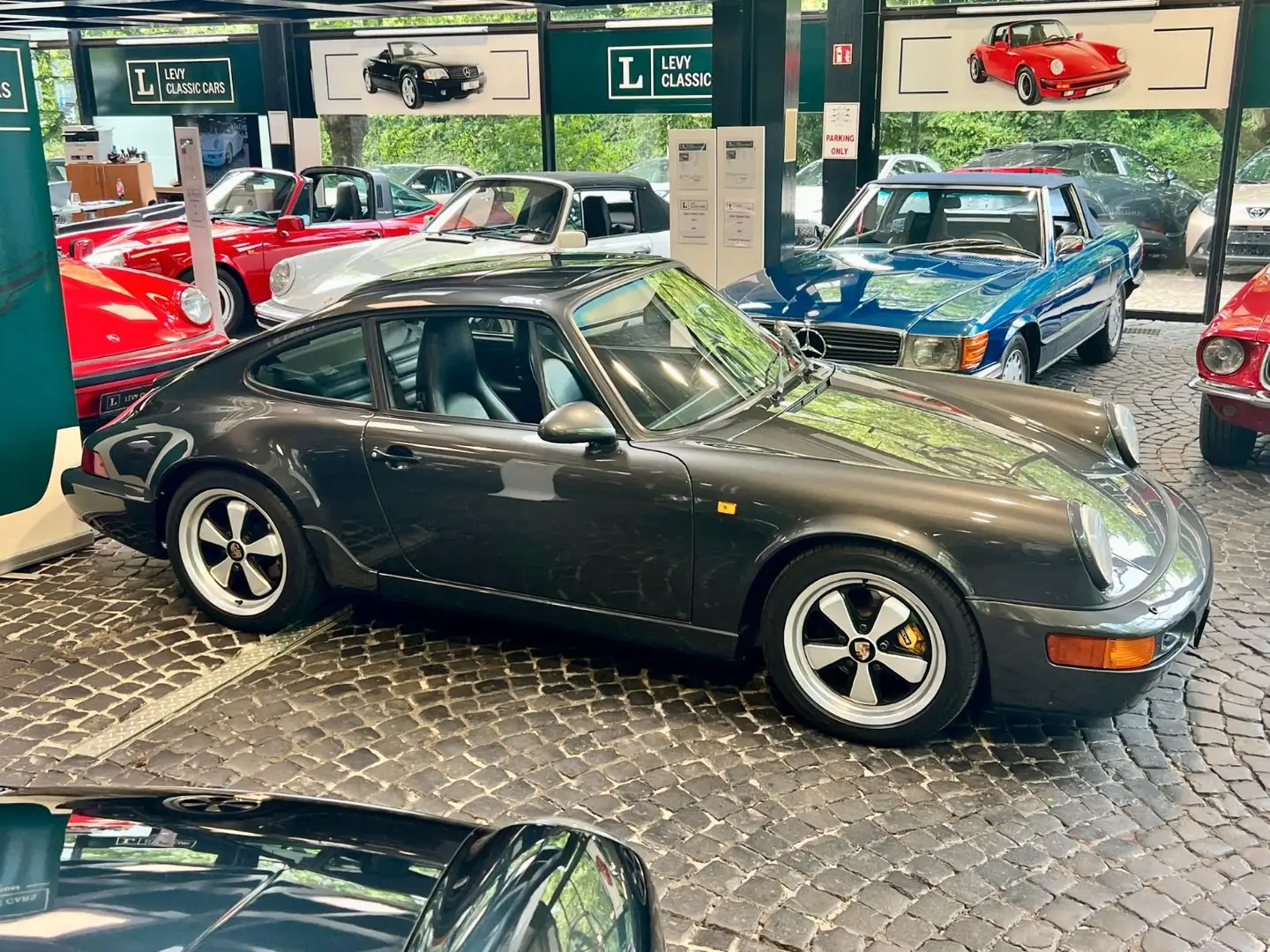 Porsche 964 911 Carrera 4 Coupe Grau - 2