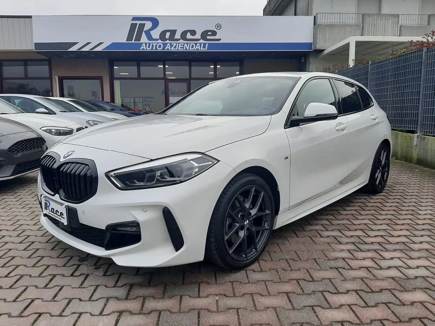 BMW 120 i M-SPORT LED NAVI bijela - 1