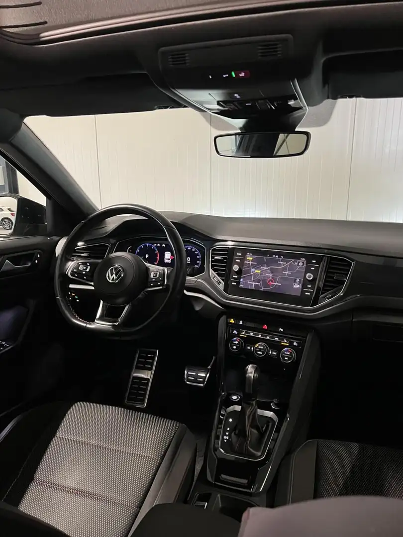 Volkswagen T-Roc 1.5 TSI 150PK Sport Pano Virtual Trekhaak Gris - 2