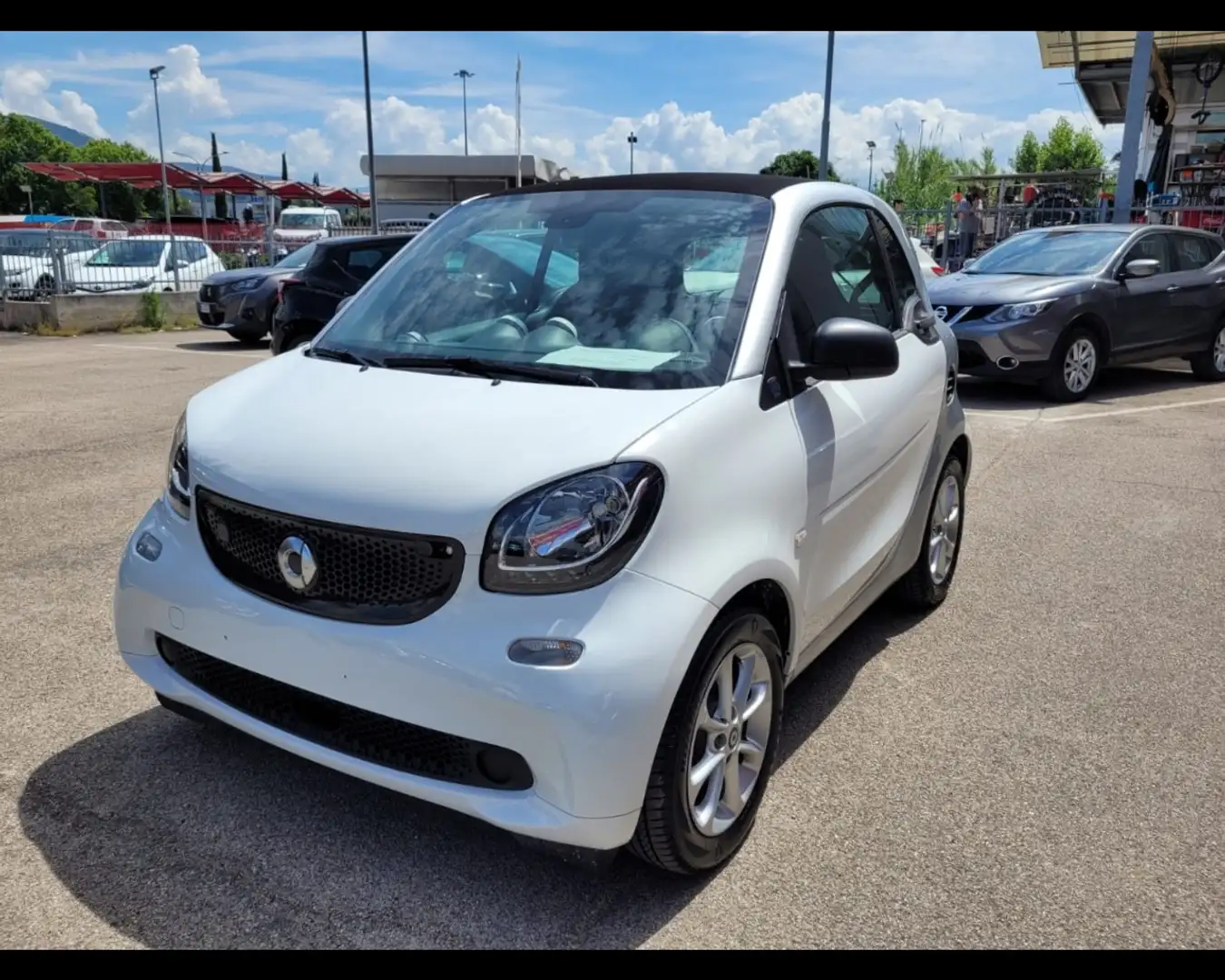 smart forTwo coupe  EQ Youngster White - 1