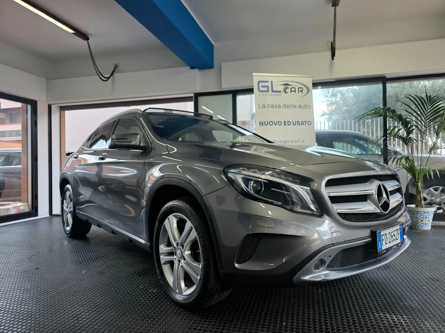 Mercedes-Benz GLA 200 Mercedes-benz GLA 200d Autom.Sport TETTO Gris - 2