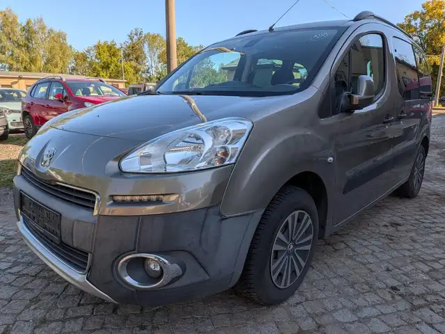 Peugeot Autres Active 1.6 HDi Autom. Motorschaden