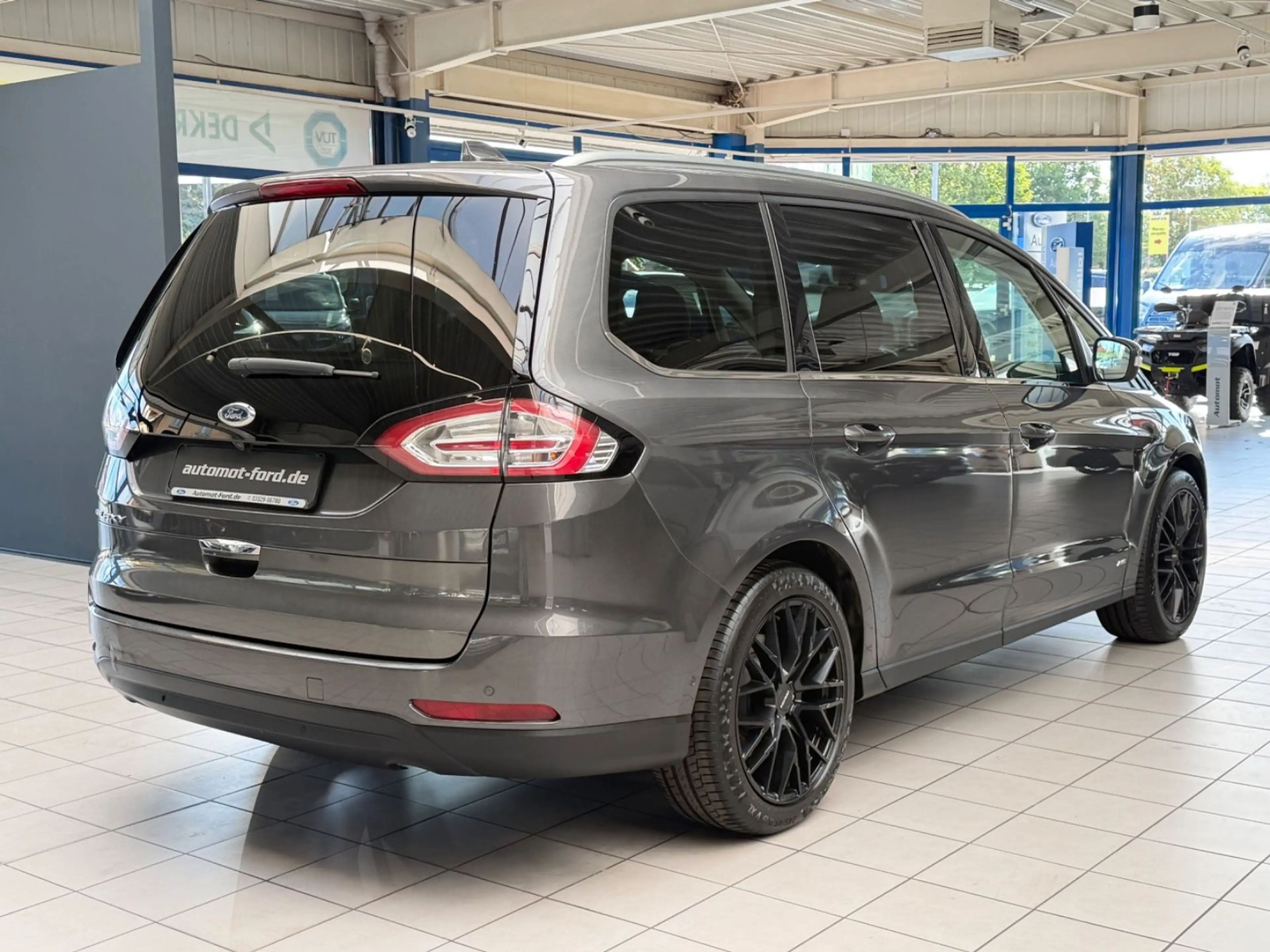 Ford Galaxy 2.0 TDCi Titanium AWD*LED*Panodach*Leder — photo 2