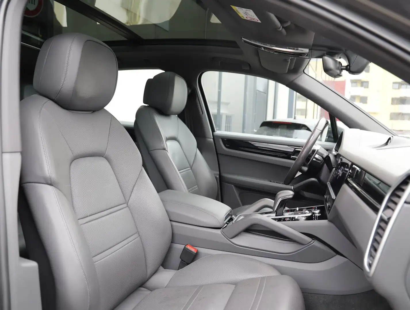Porsche Cayenne E-Hybrid III Grau - 2