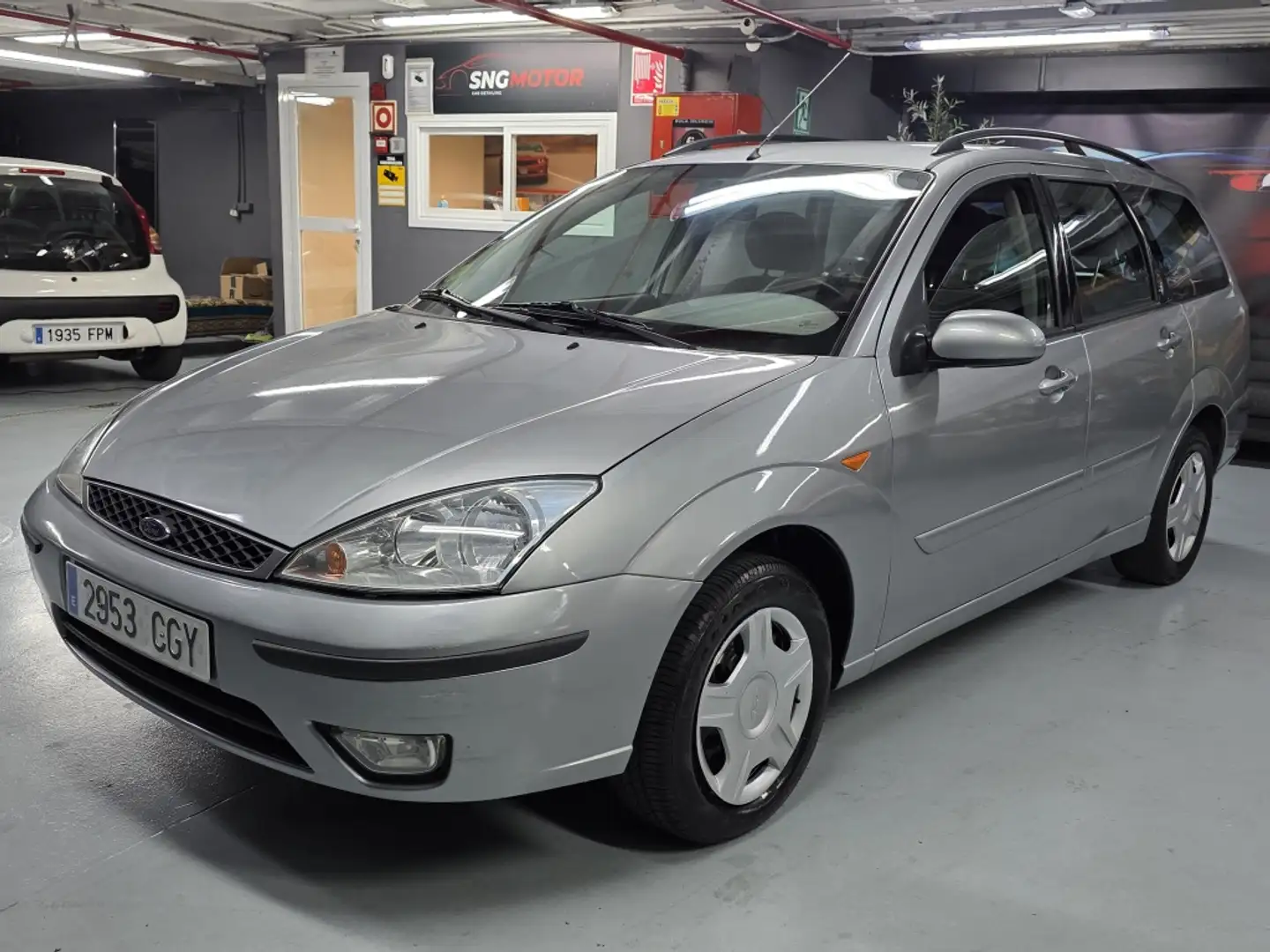 Ford Focus 1.6 Ghia Gris - 1