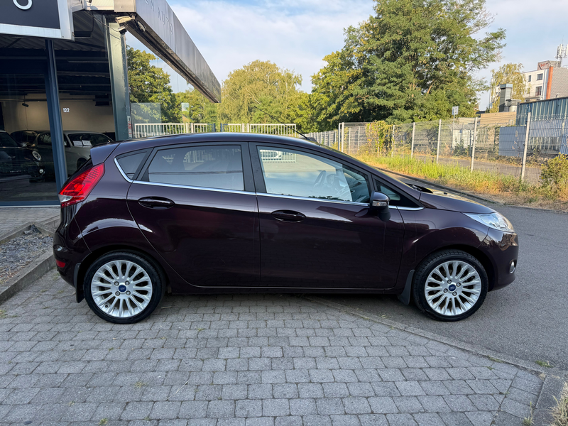 Ford Fiesta 1.4i Titanium Automatique Clim Digital Radar de Recul * 12 MOIS GARANTIE * — photo 4