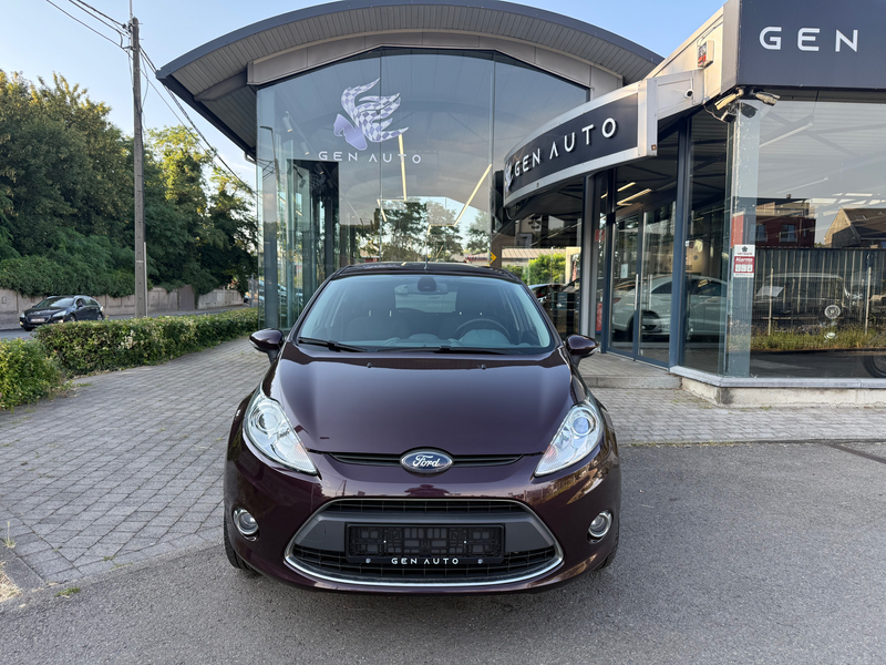 Ford Fiesta 1.4i Titanium Automatique Clim Digital Radar de Recul * 12 MOIS GARANTIE * — photo 2
