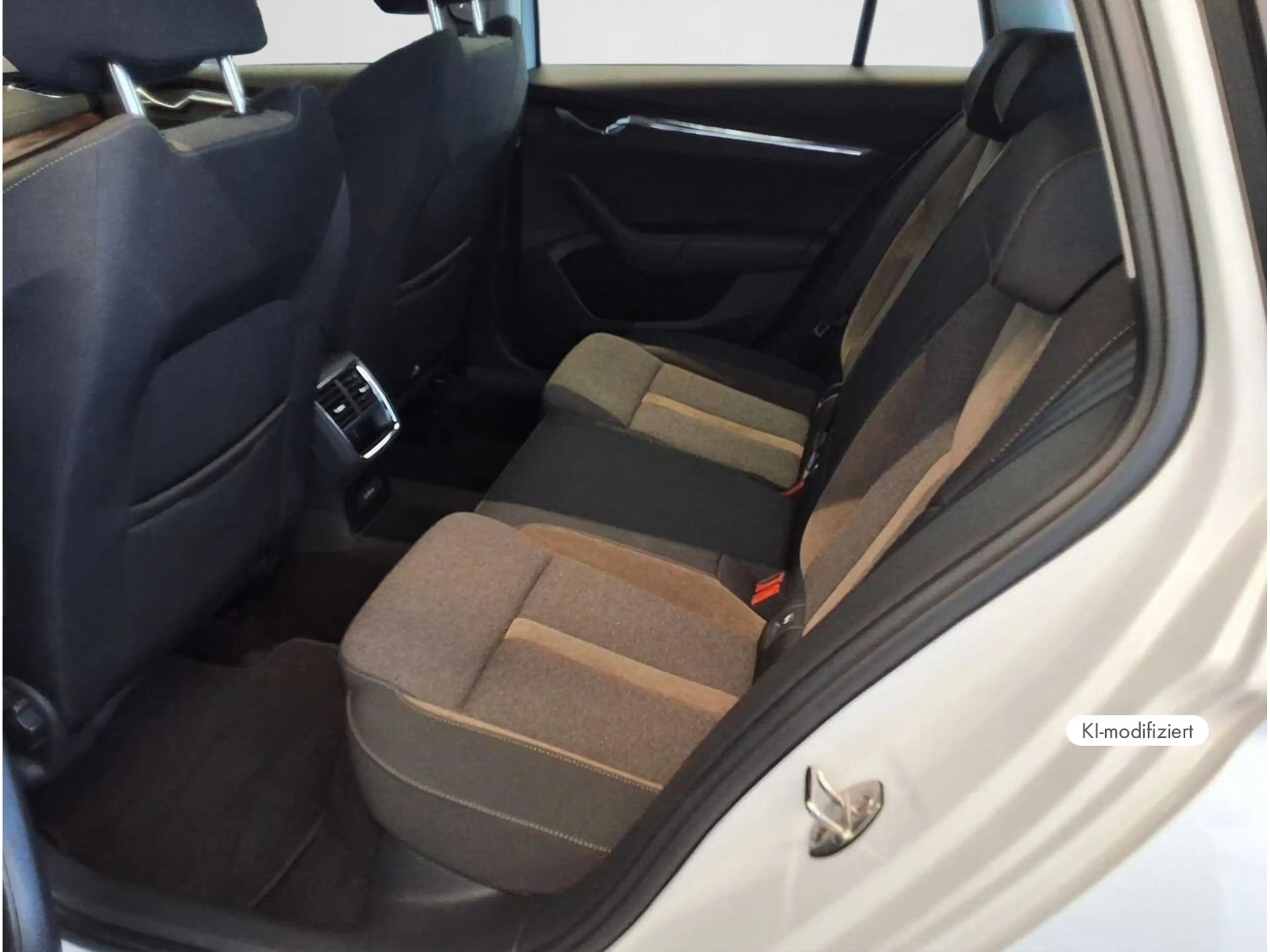 Skoda Octavia Combi Scout 2.0 TDI 4x4 MATRIX NAVI AHK — photo 5