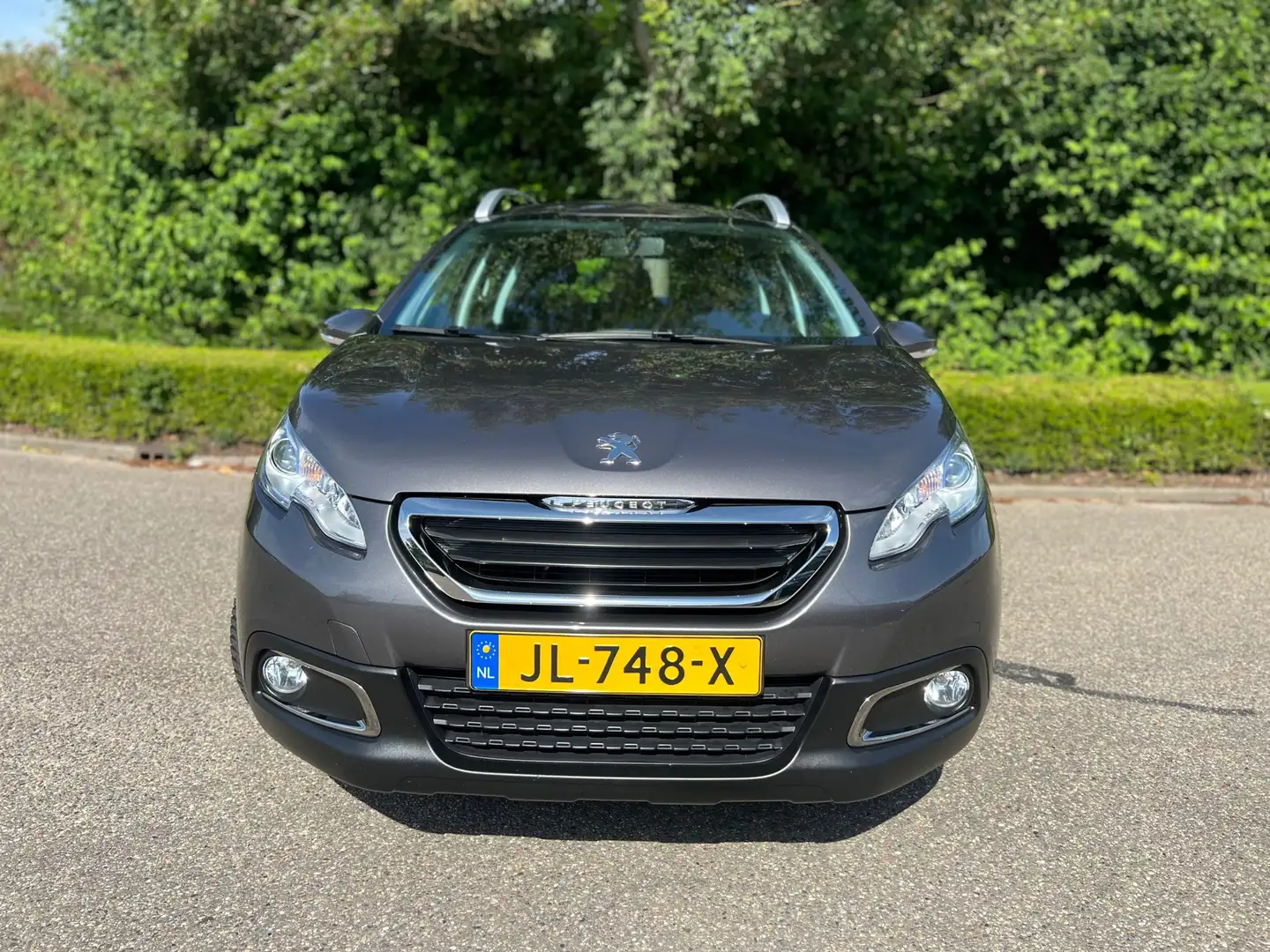 Peugeot 2008 1.2 |Nieuwe Distributie | Parkeer sensoren| Airco Grijs - 2