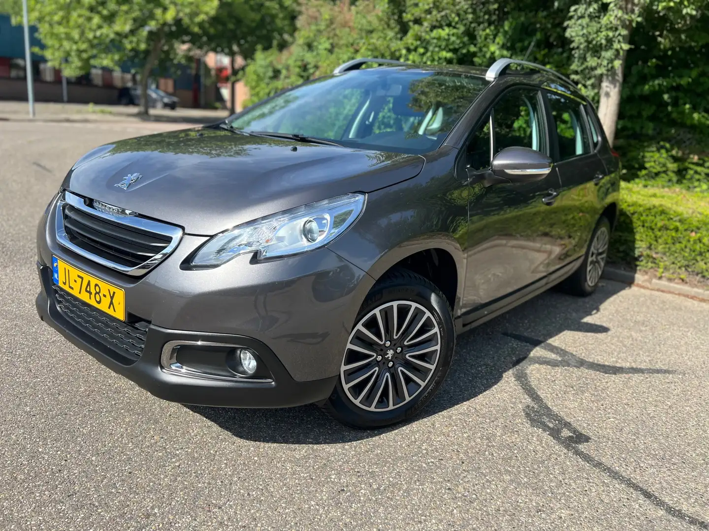 Peugeot 2008 1.2 |Nieuwe Distributie | Parkeer sensoren| Airco Grijs - 1