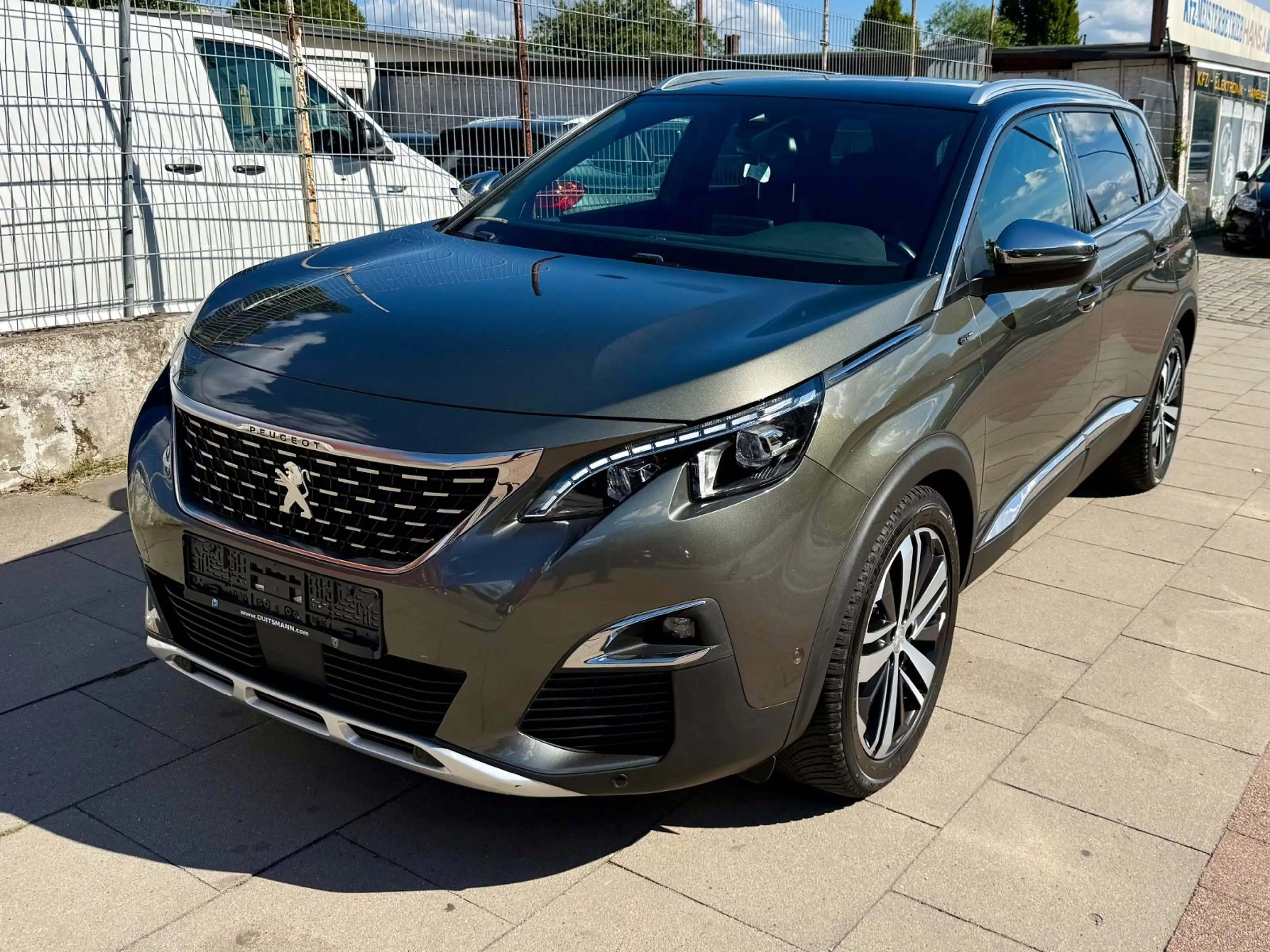 Peugeot 5008 GT * AUITOMATIK * 7 SITZE * TÜV NEU — photo 3