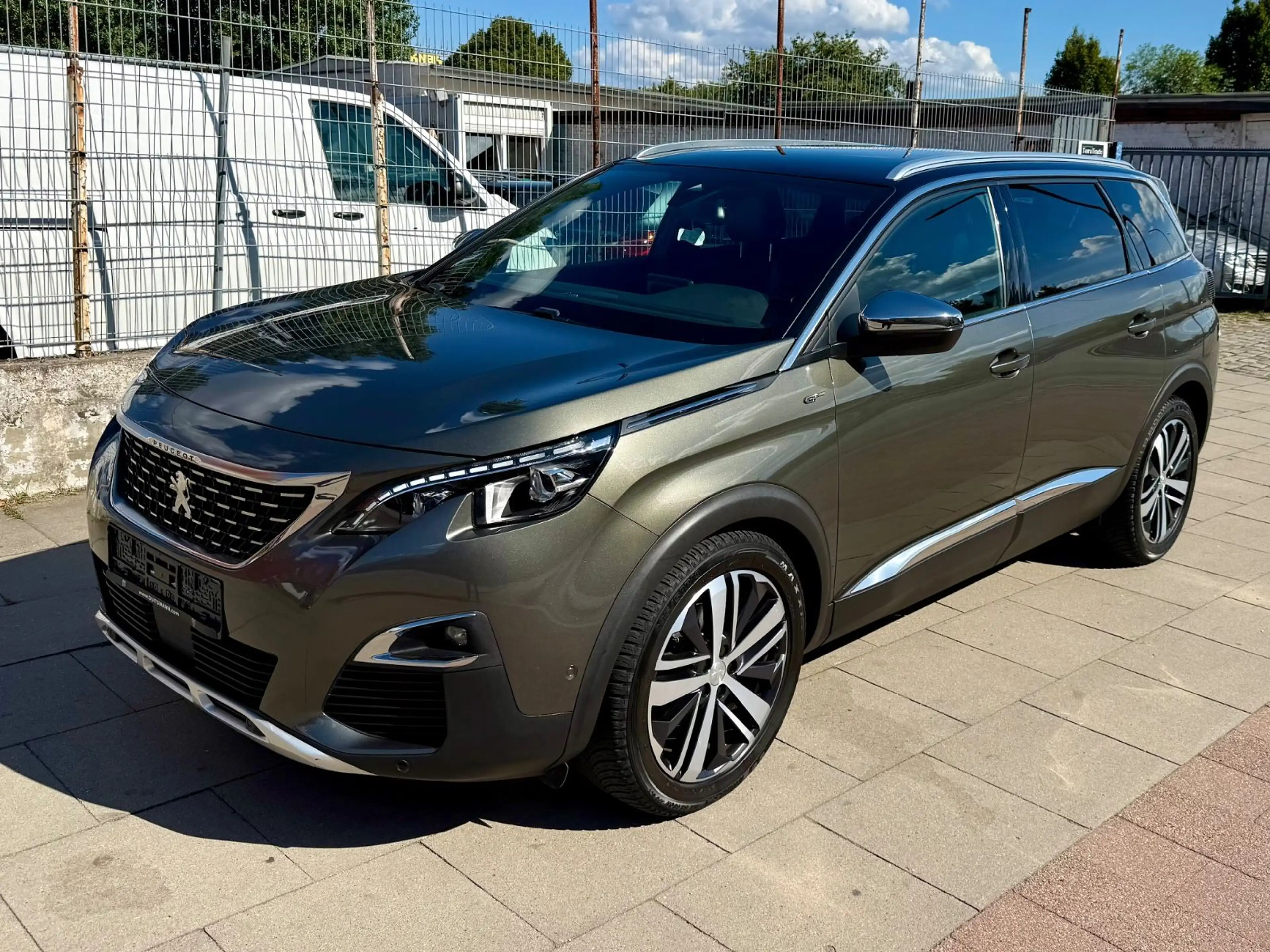 Peugeot 5008 GT * AUITOMATIK * 7 SITZE * TÜV NEU — photo 7