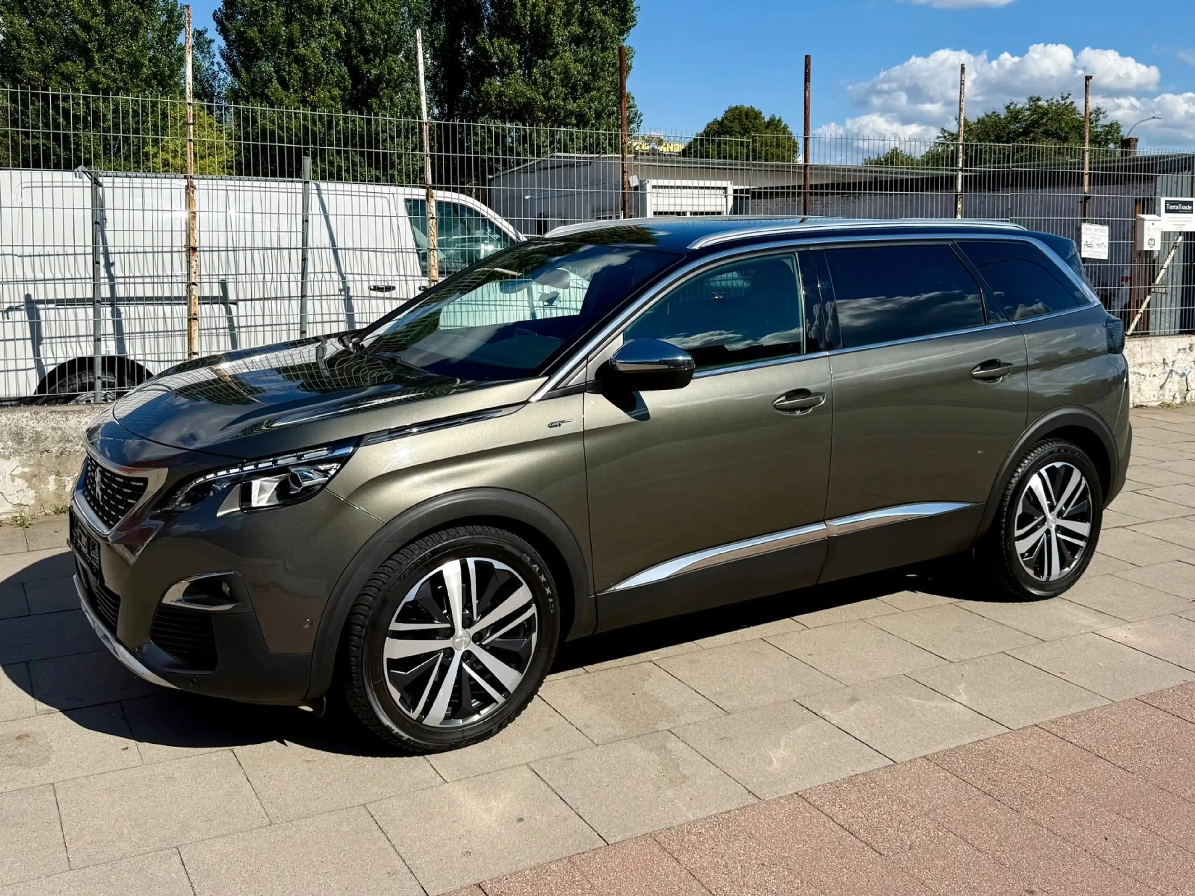 Peugeot 5008 GT * AUITOMATIK * 7 SITZE * TÜV NEU — photo 6