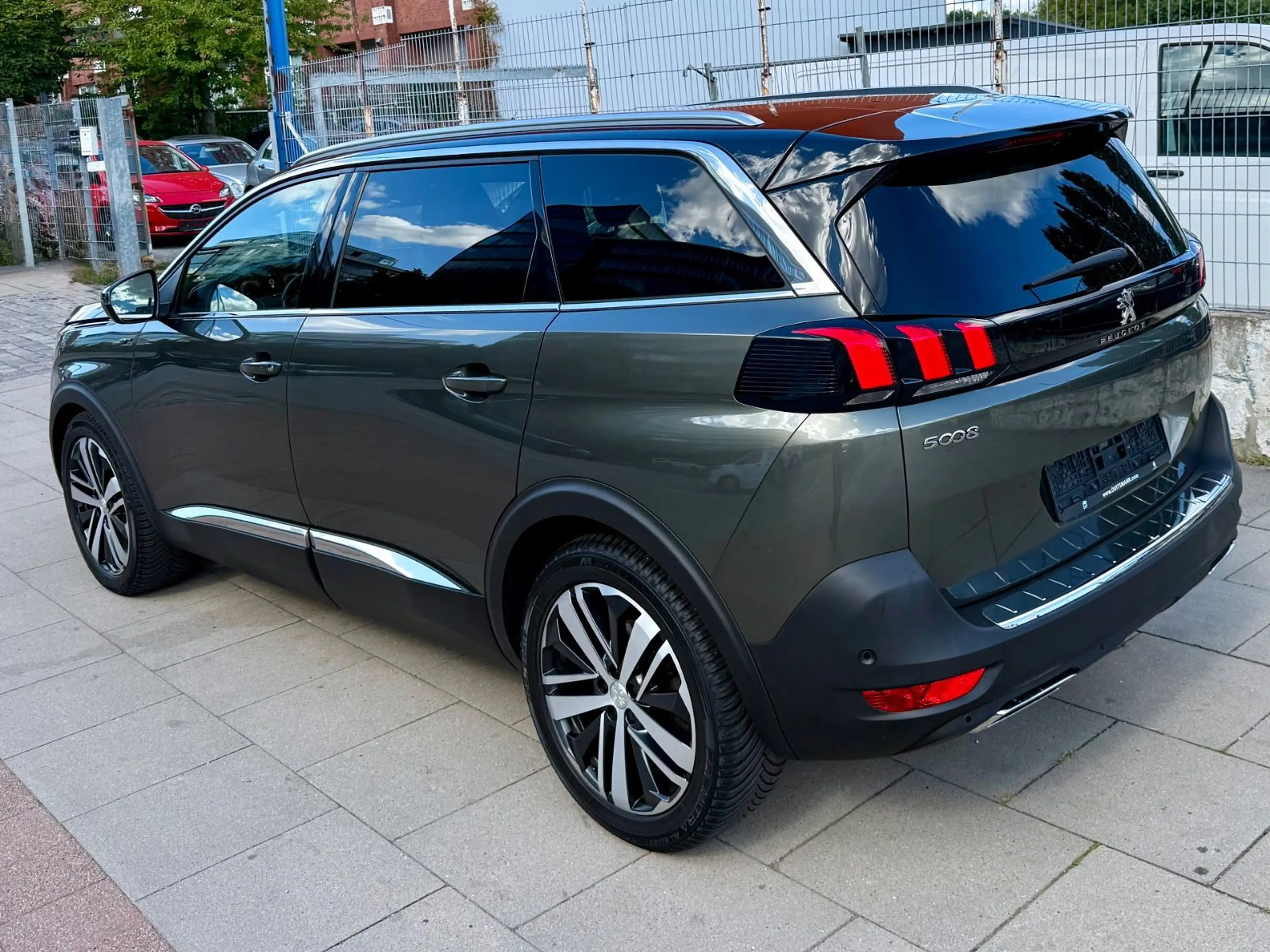 Peugeot 5008 GT * AUITOMATIK * 7 SITZE * TÜV NEU — photo 11