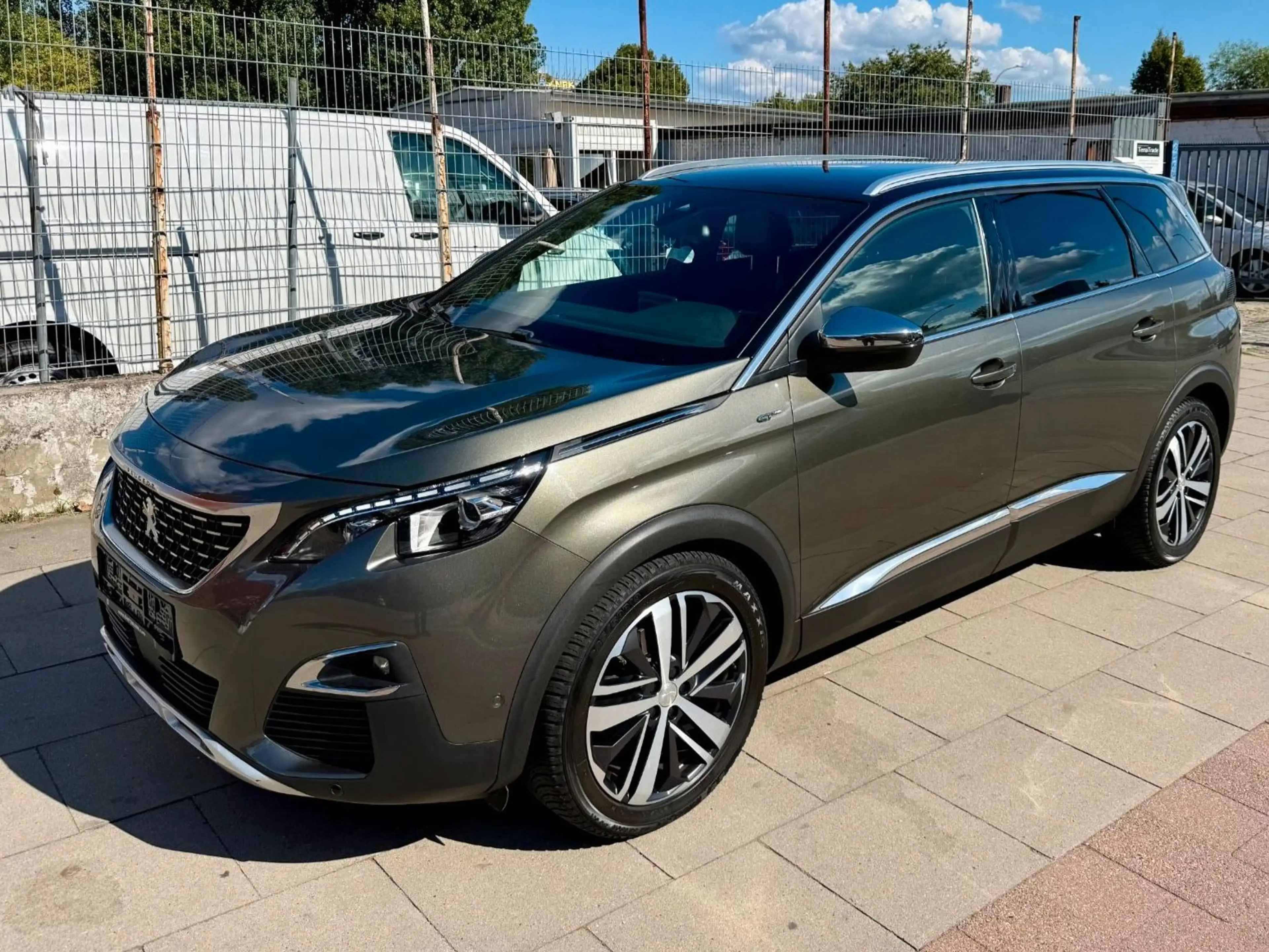 Peugeot 5008 GT * AUITOMATIK * 7 SITZE * TÜV NEU
