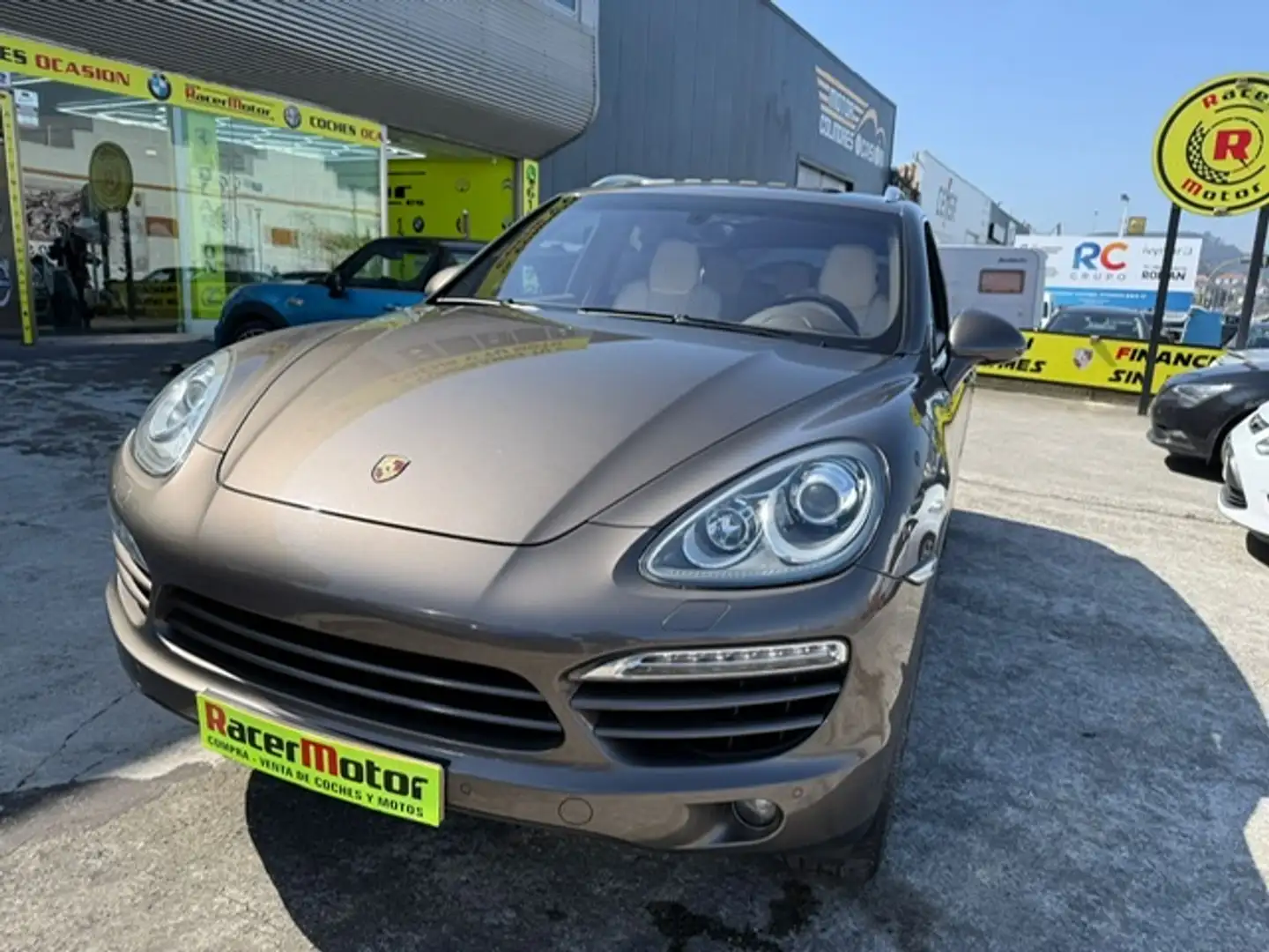 Porsche Cayenne Diesel Aut. Marrón - 2