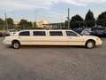 Lincoln Town Car limousine 120 inch - thumbnail 6