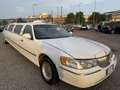 Lincoln Town Car limousine 120 inch - thumbnail 7