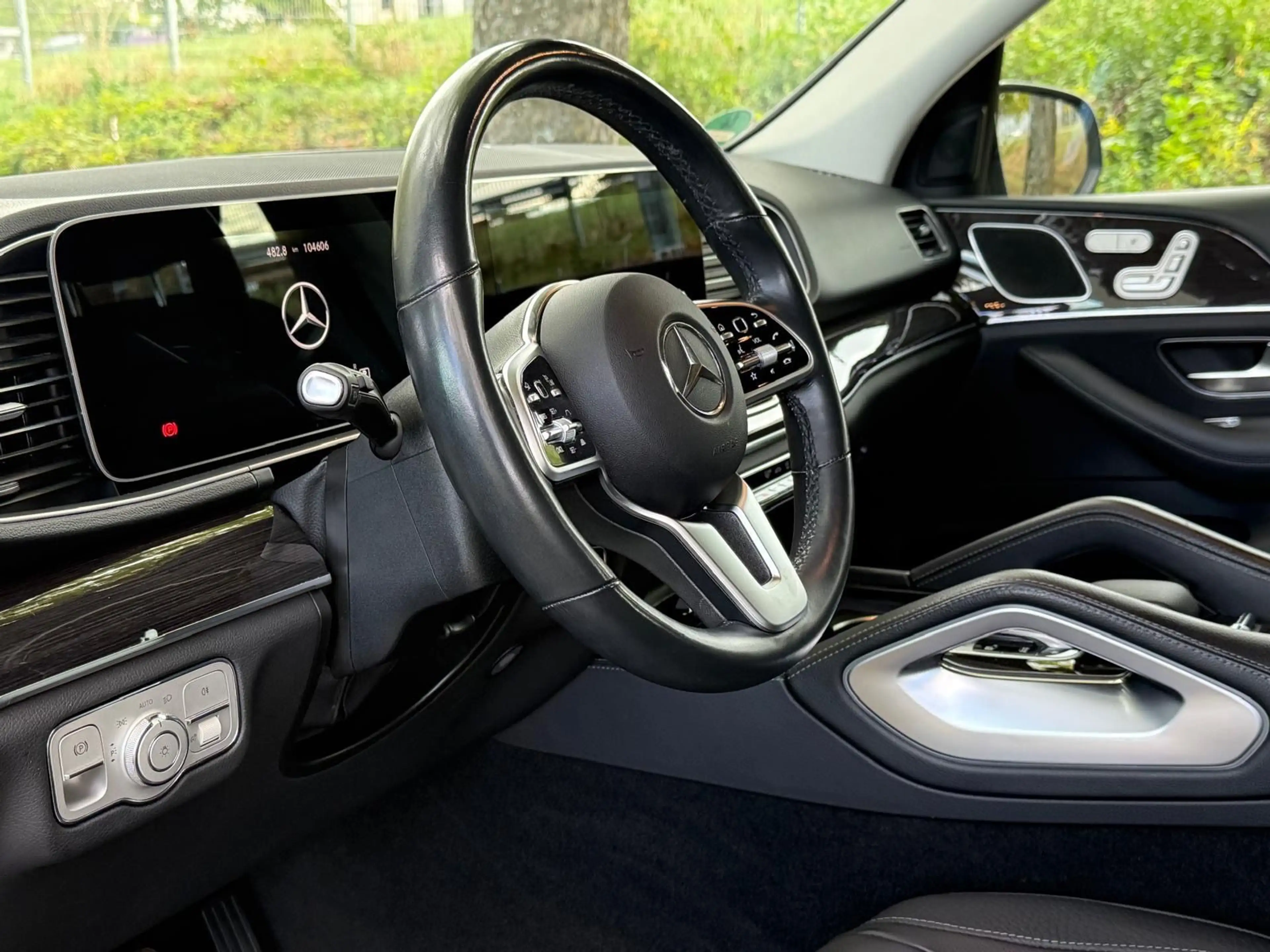 Mercedes-Benz GLE 350 d — photo 12