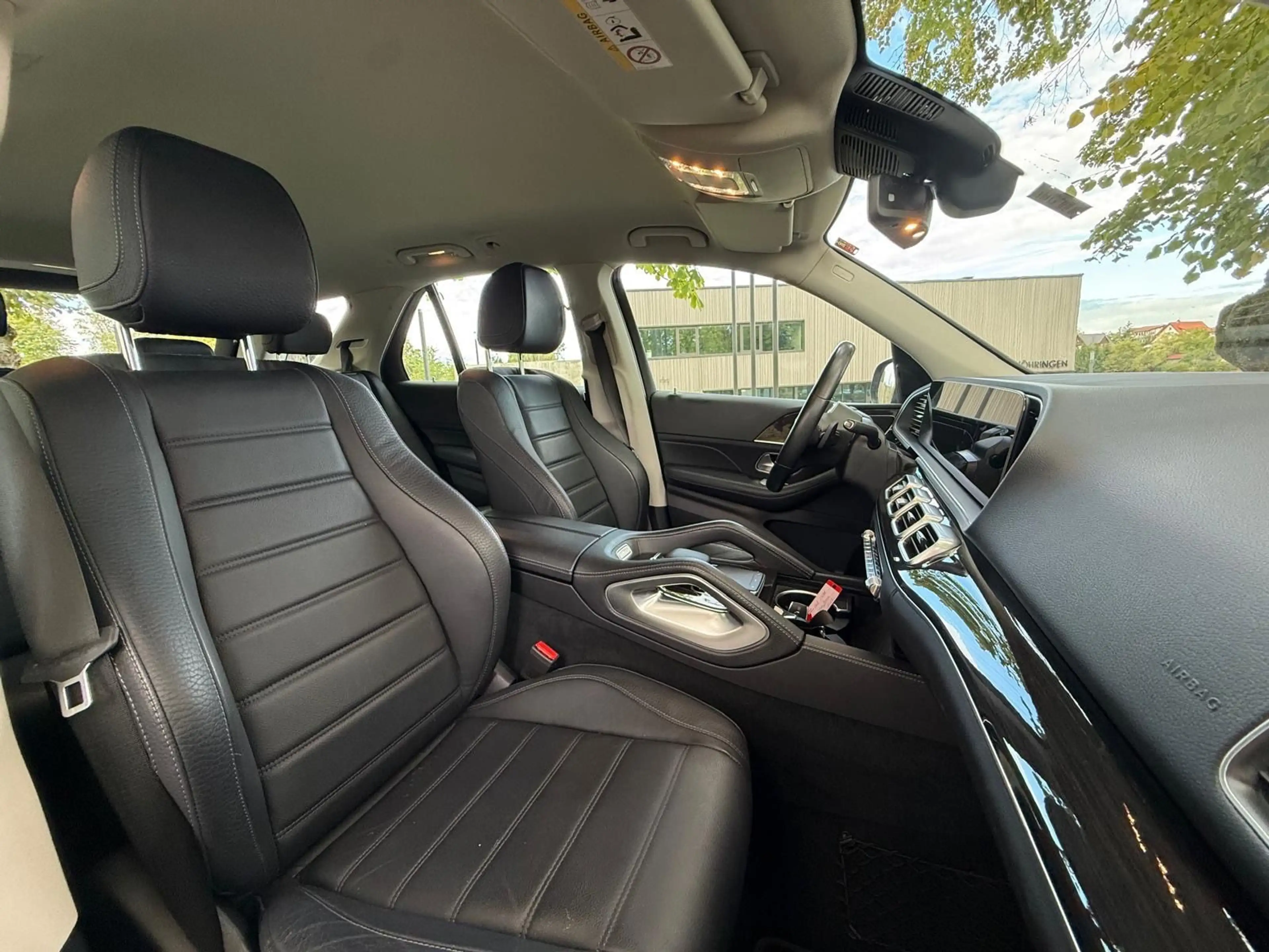 Mercedes-Benz GLE 350 d — photo 11