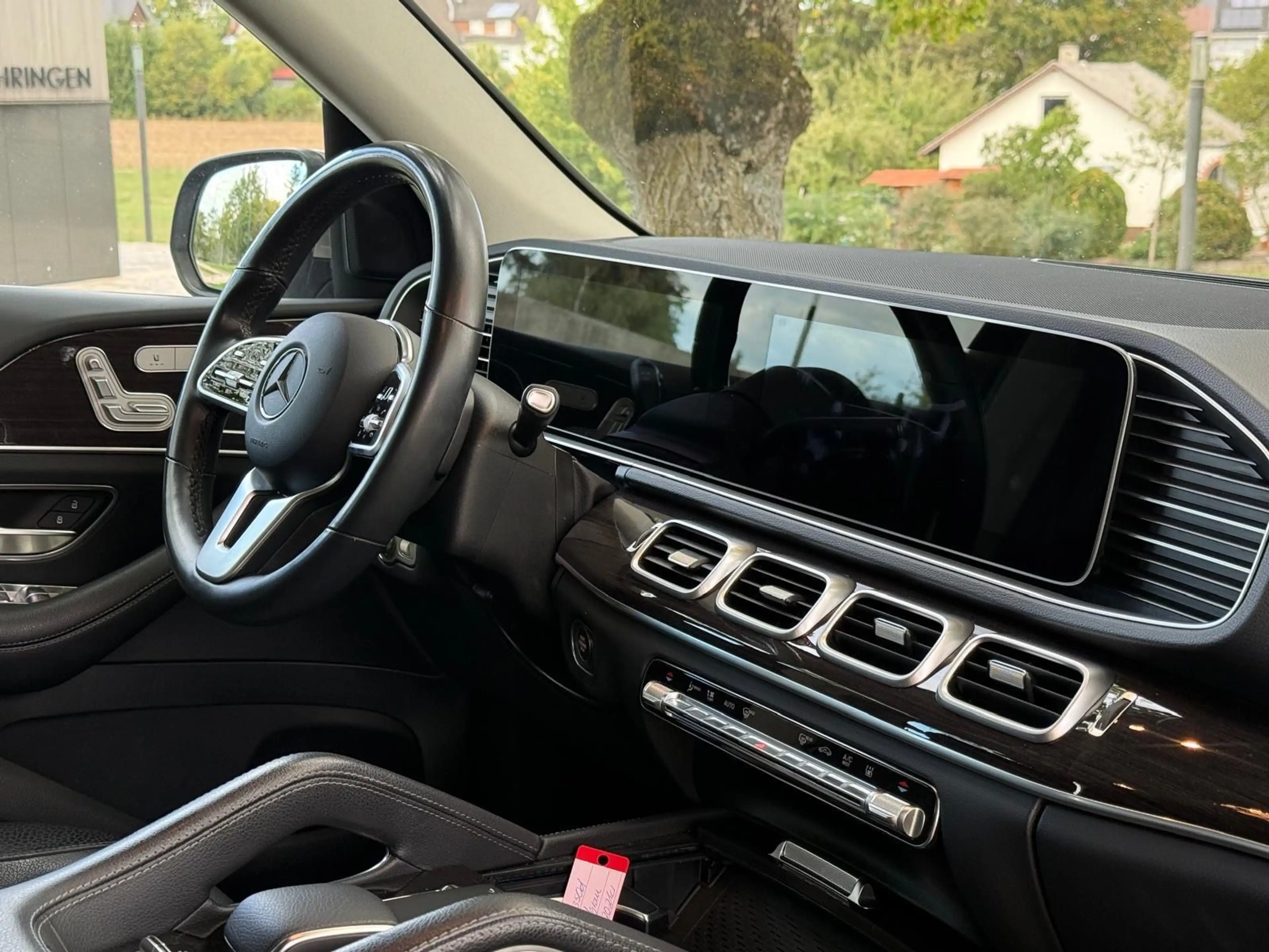 Mercedes-Benz GLE 350 d — photo 10