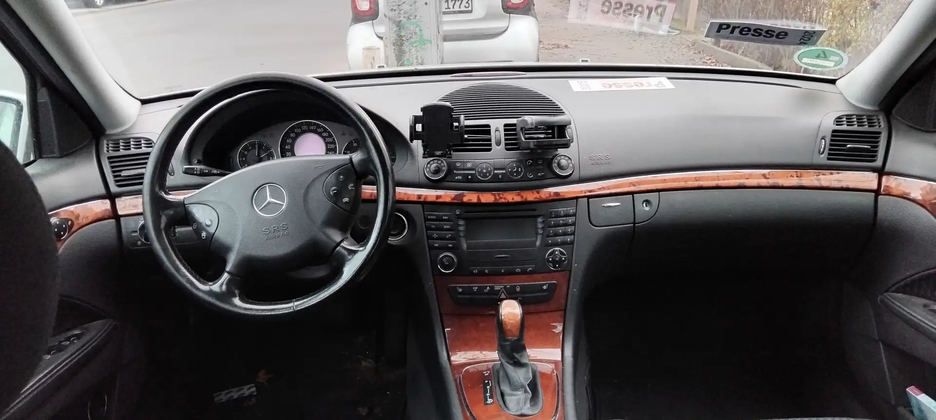 Mercedes-Benz E 220 E 220 CDI Automatik Classic Silber - 1