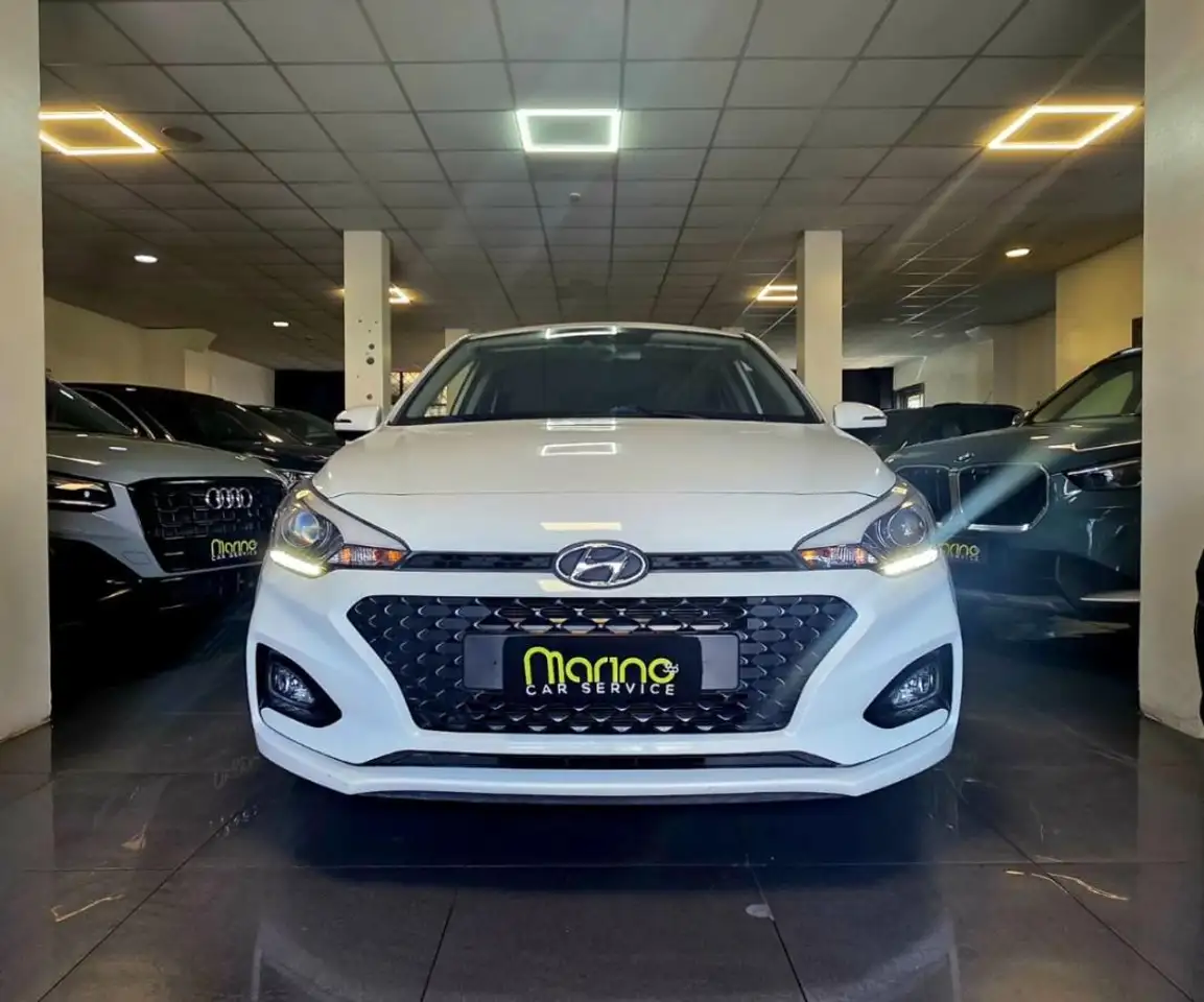 Hyundai i20 1.2 MPI MT ConnectLine — photo 1 of 15