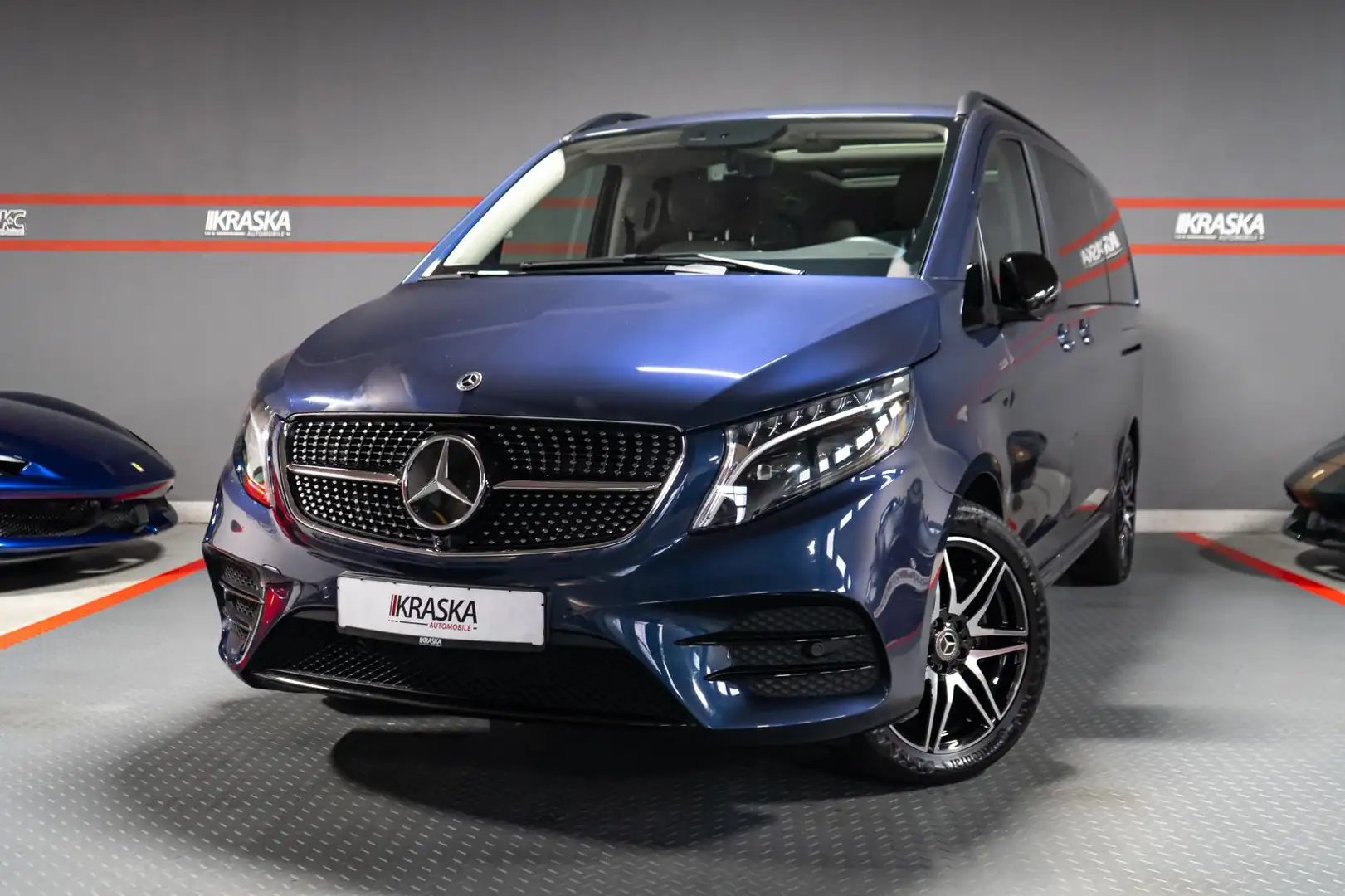 Mercedes-Benz V 300 d AVANTGARDE EDITION AMG 4M lang AIRMATIC Bleu - 2