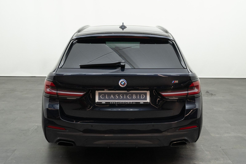 BMW 530 e Touring M Sport — photo 4