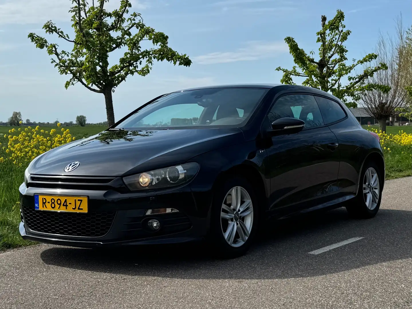 Volkswagen Scirocco 1.4 TSI R Line Highl. Plus Zwart - 1