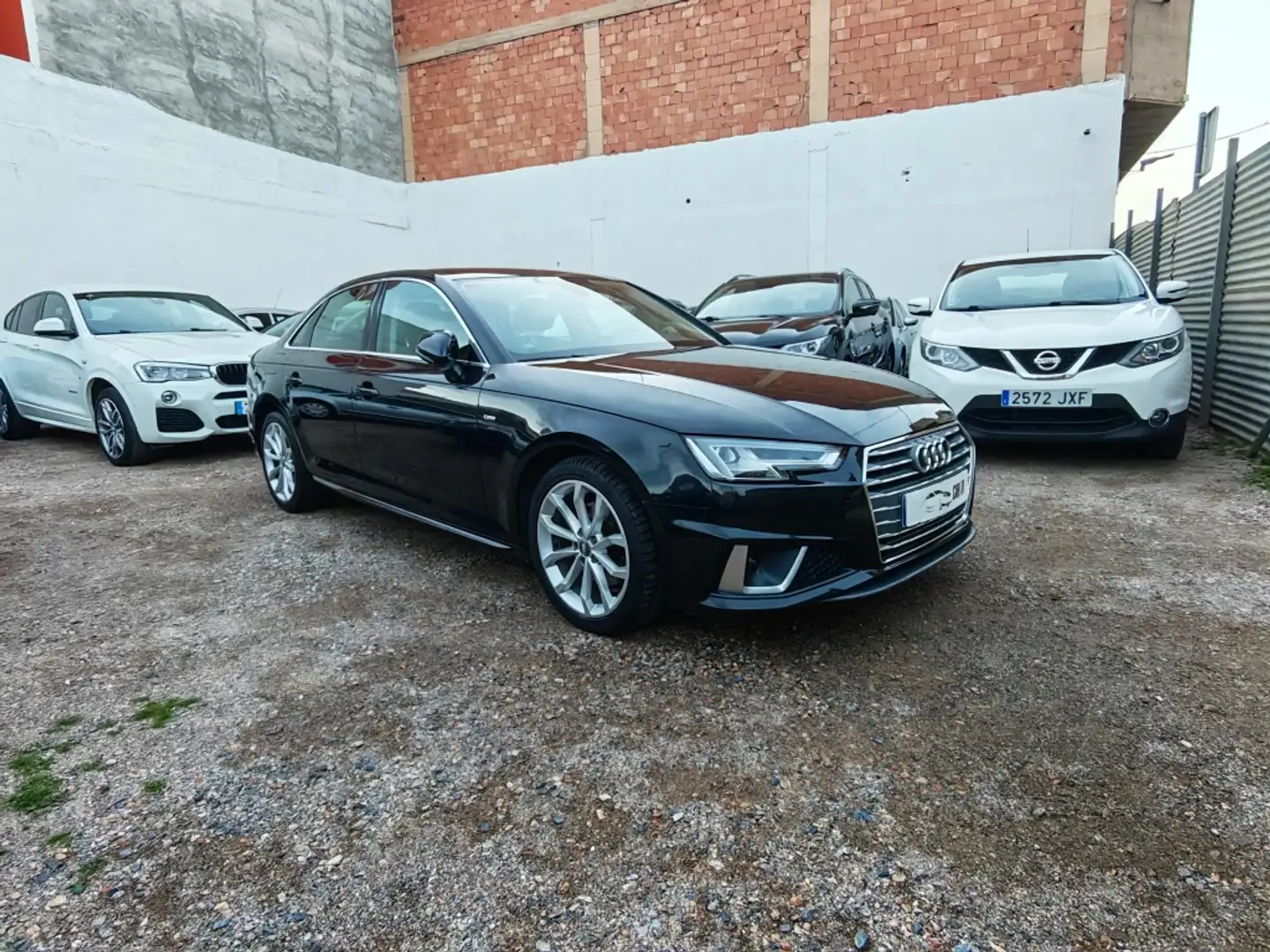 Audi A4 35 TDI S line S tronic 110kW Schwarz - 1