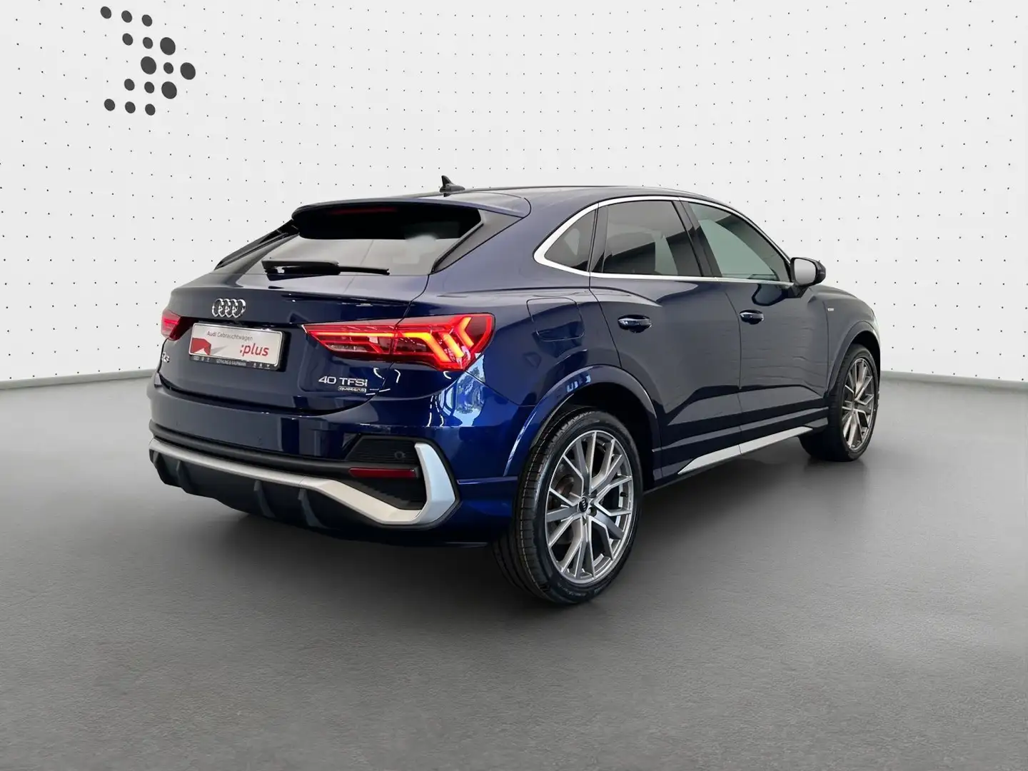 Audi Q3 40 TFSI qu 2x S line S tro*LED*Virt Blauw - 2