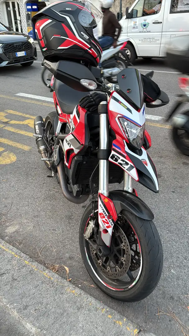 Ducati Hyperstrada 821 Rosso - 1