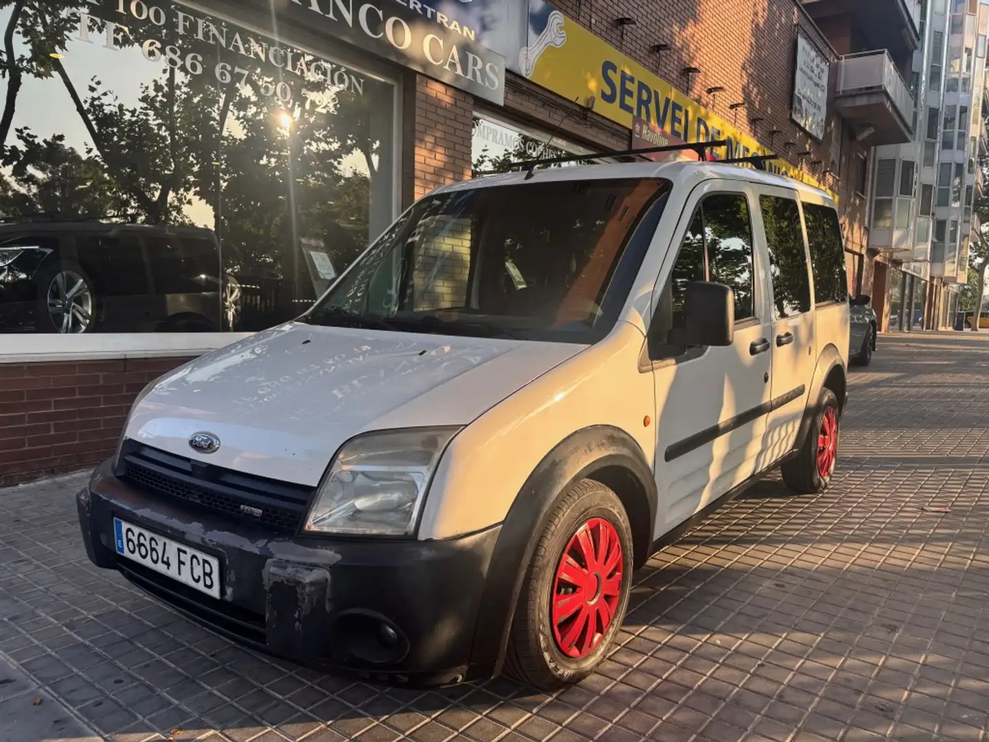 Ford Transit Connect FT Tourneo 230 L Blanco - 2