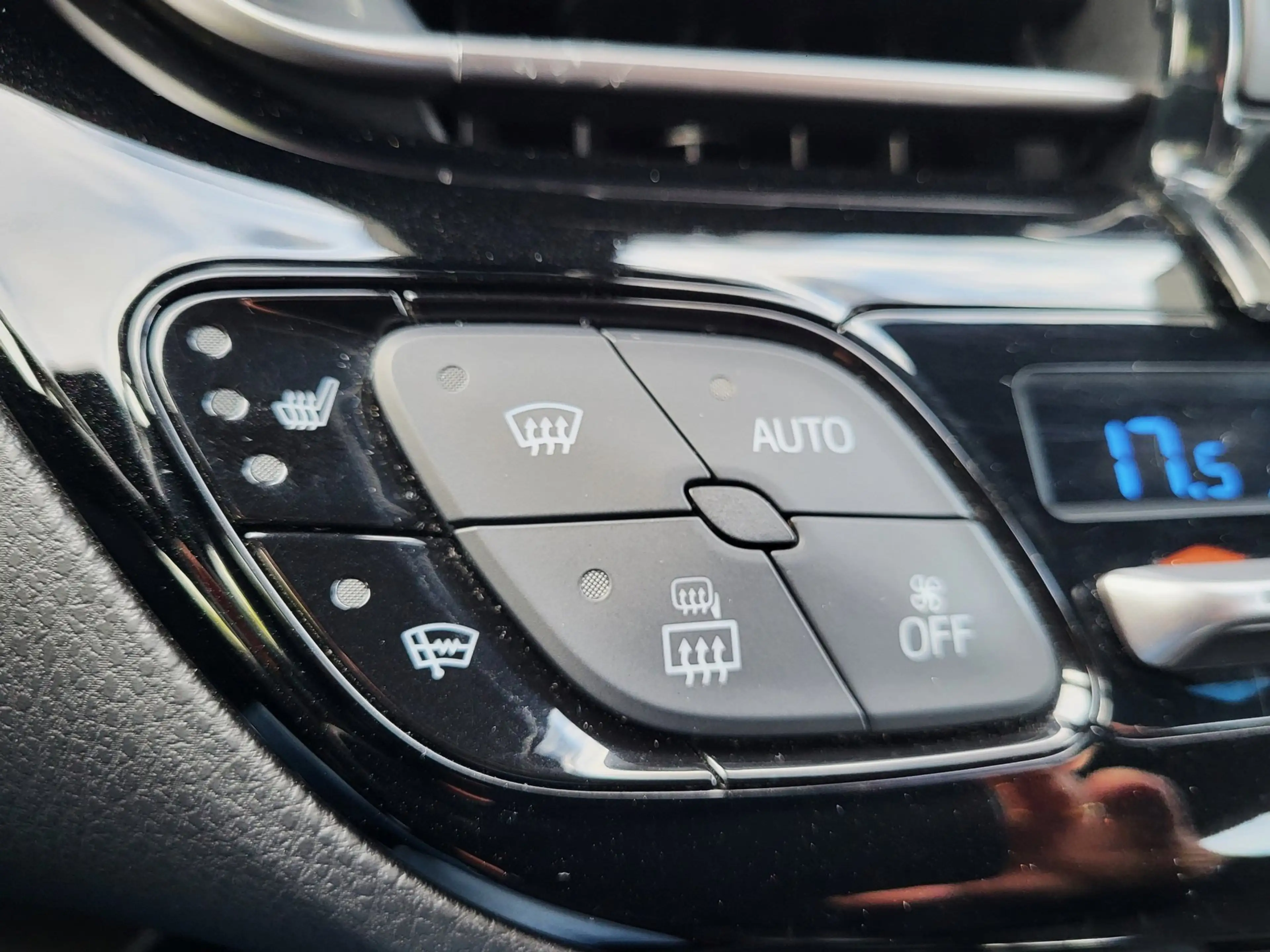 Toyota C-HR 1.2 Comfort / Cruise Control / Stoelverwarming / C — photo 15