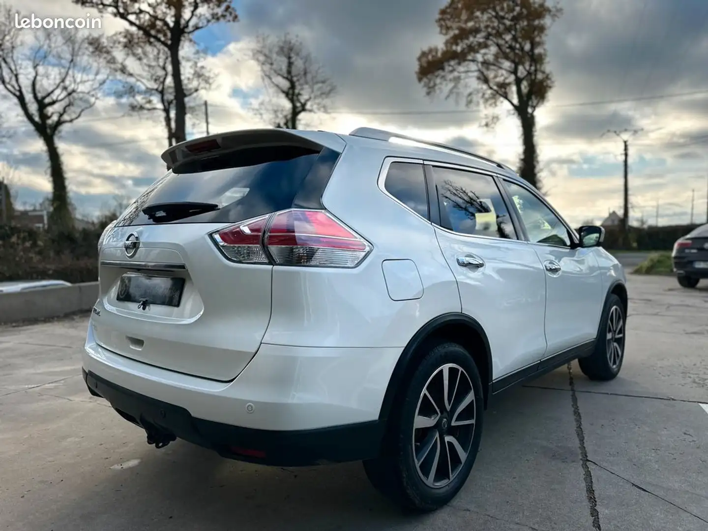 Nissan X-Trail Weiß - 2