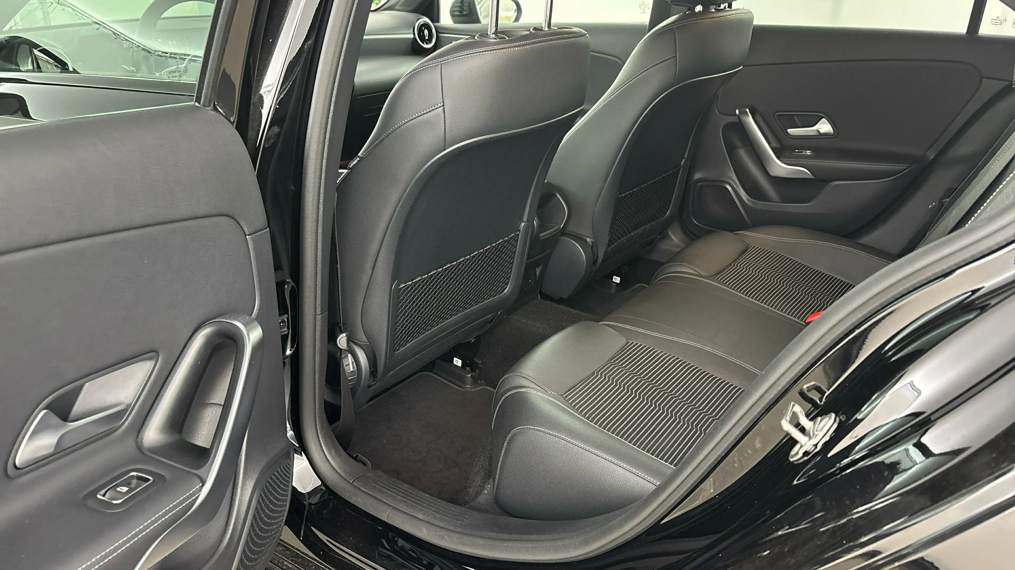 Mercedes-Benz A 250 NAVI KLIMAAUT LED RADIO MFL SHZ VC PDC KAMERA T-Leder RFK — photo 13