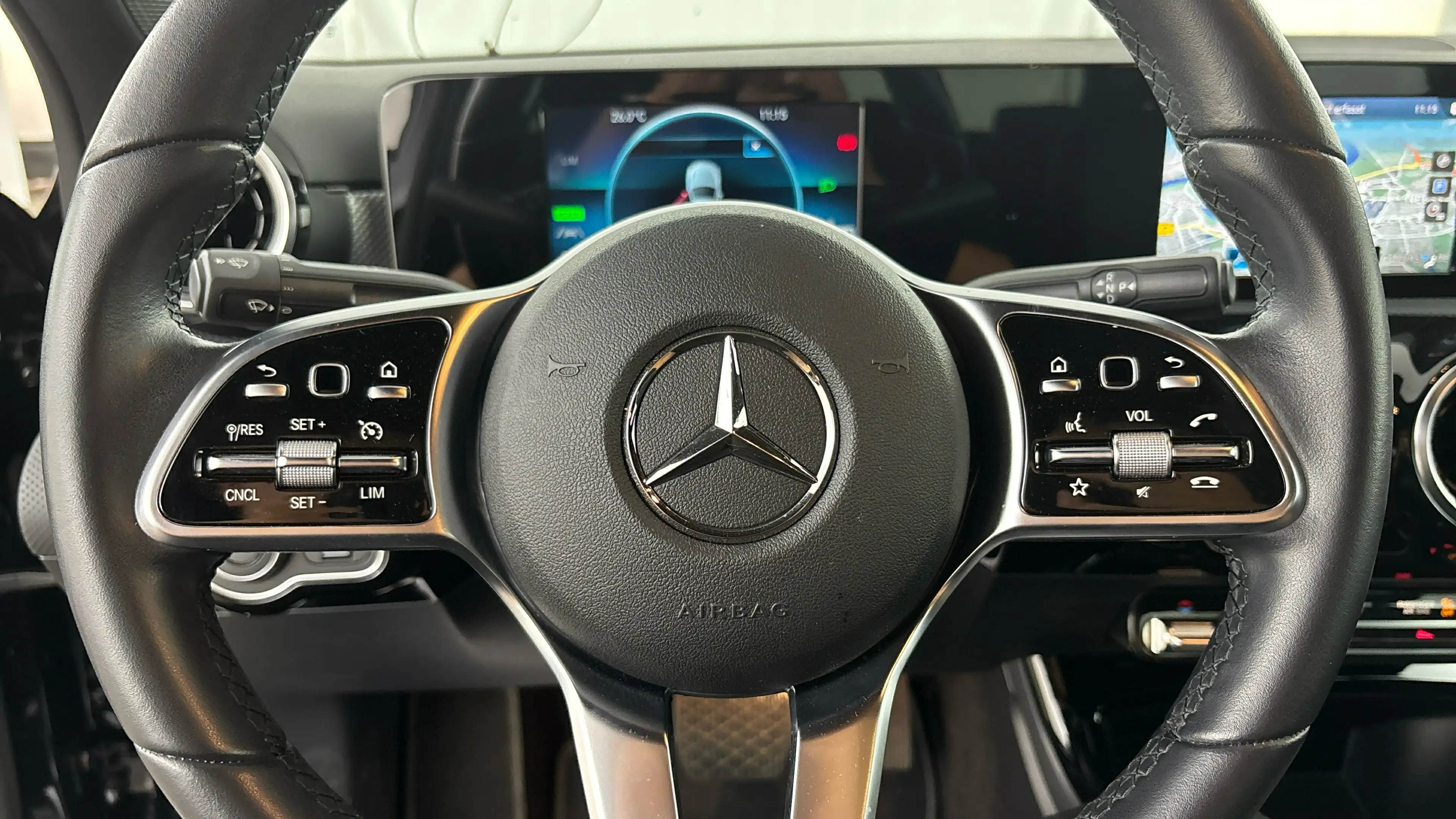 Mercedes-Benz A 250 NAVI KLIMAAUT LED RADIO MFL SHZ VC PDC KAMERA T-Leder RFK — photo 9