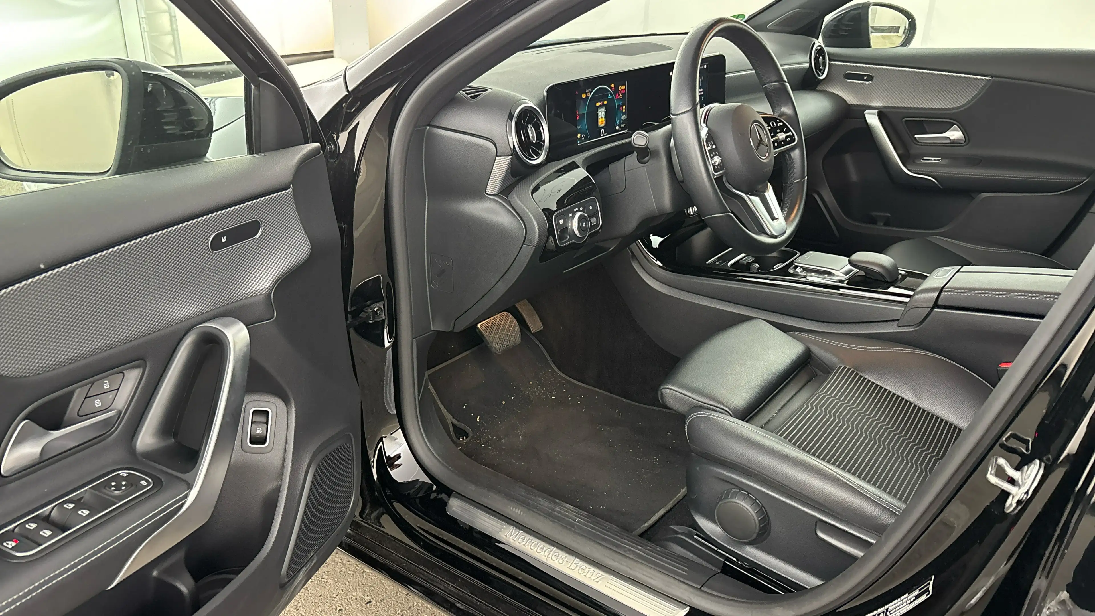 Mercedes-Benz A 250 NAVI KLIMAAUT LED RADIO MFL SHZ VC PDC KAMERA T-Leder RFK — photo 8